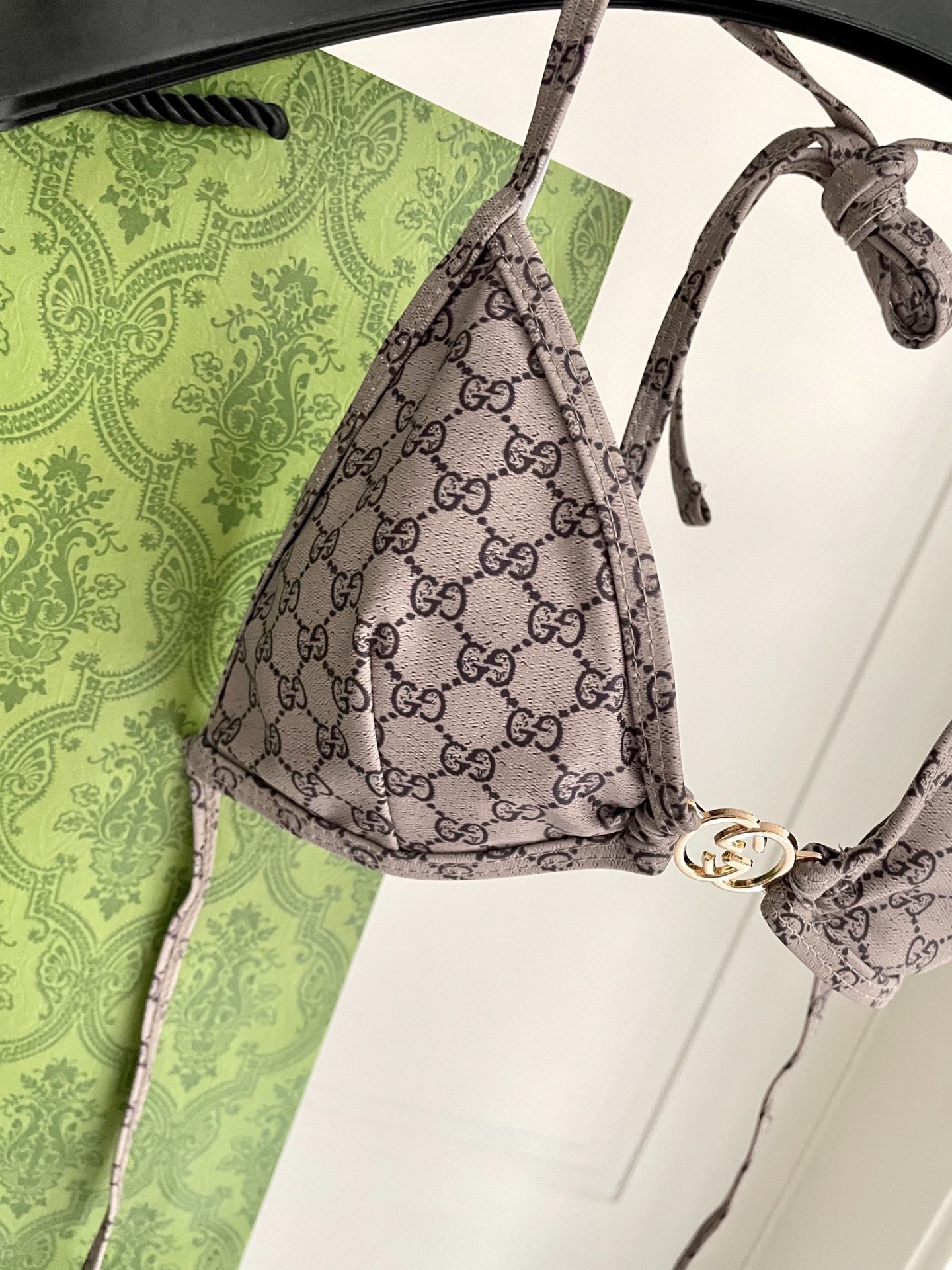 Gucci古奇新款比基尼泳衣👙❤️😍🥰适合多种场景的游泳衣🏊‍♀️海边 游泳池 温泉 水上乐园 漂流都可