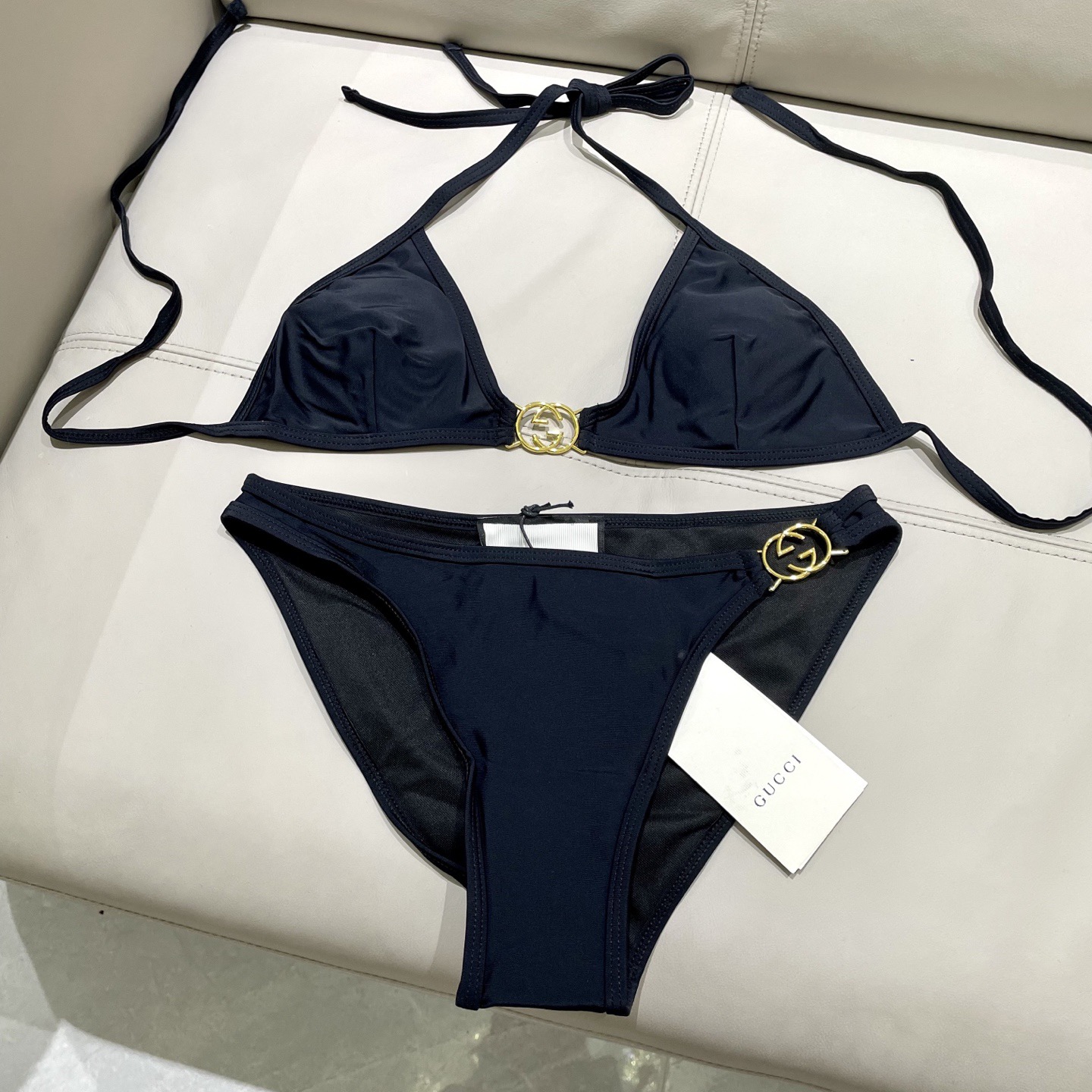 Gucci古奇新款比基尼泳衣👙❤️😍🥰适合多种场景的游泳衣🏊‍♀️海边 游泳池 温泉 水上乐园 漂流都可