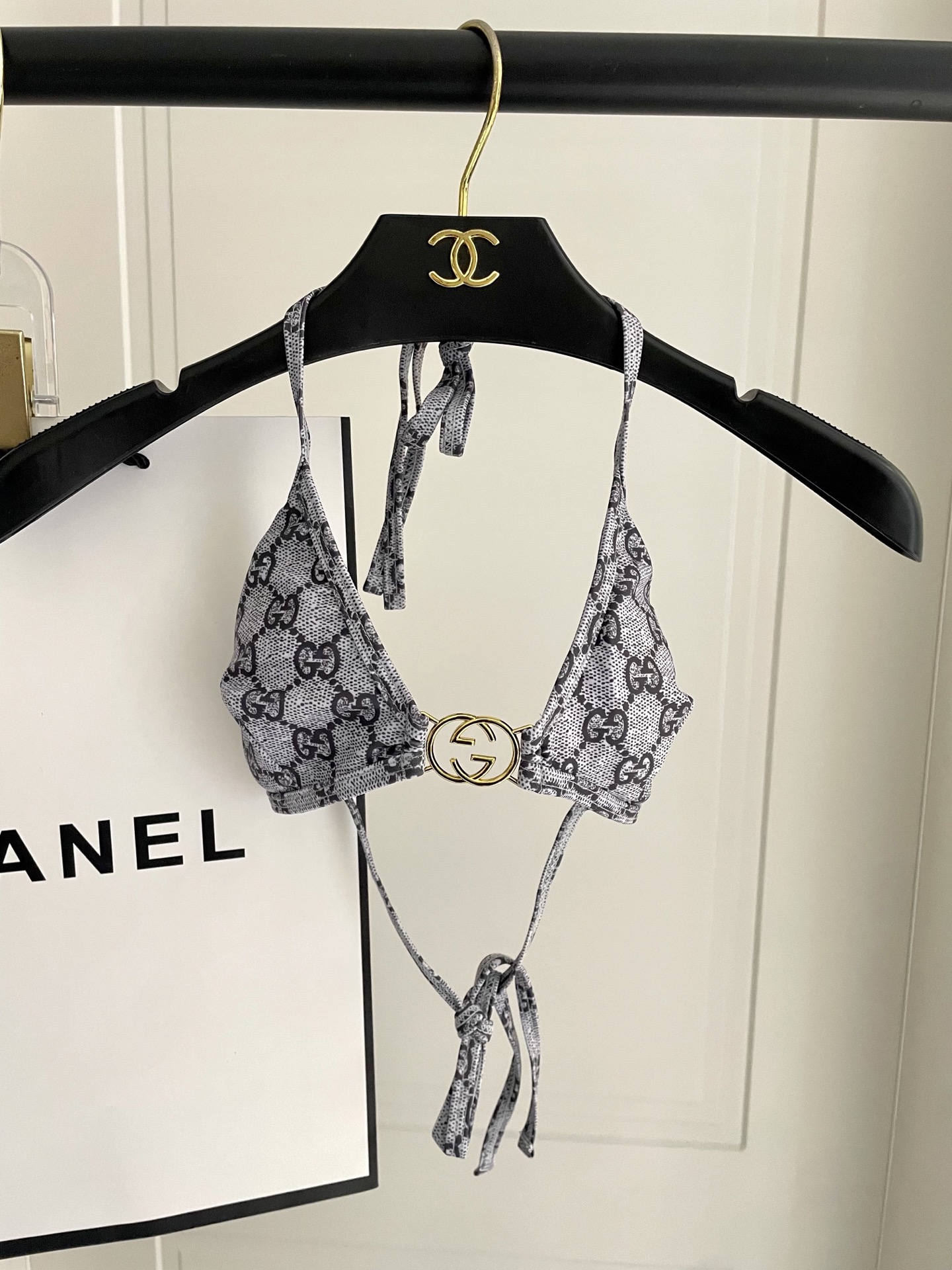 Gucci古奇新款比基尼泳衣👙❤️😍🥰适合多种场景的游泳衣🏊‍♀️海边 游泳池 温泉 水上乐园 漂流都可