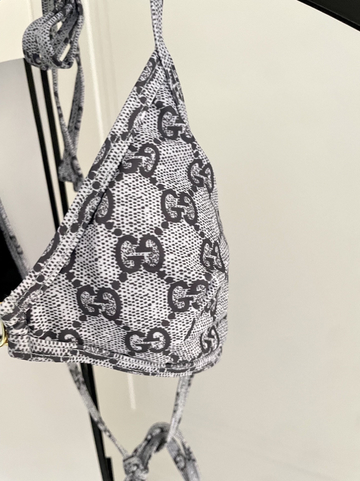 Gucci古奇新款比基尼泳衣👙❤️😍🥰适合多种场景的游泳衣🏊‍♀️海边 游泳池 温泉 水上乐园 漂流都可