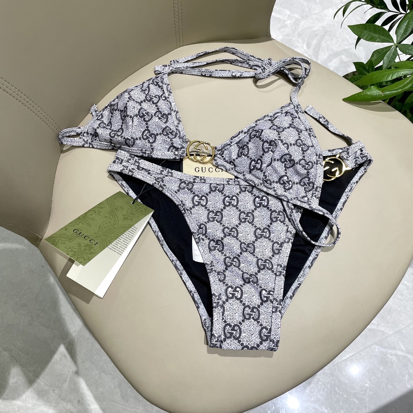 Gucci古奇新款比基尼泳衣👙❤️😍🥰适合多种场景的游泳衣🏊‍♀️海边 游泳池 温泉 水上乐园 漂流都可