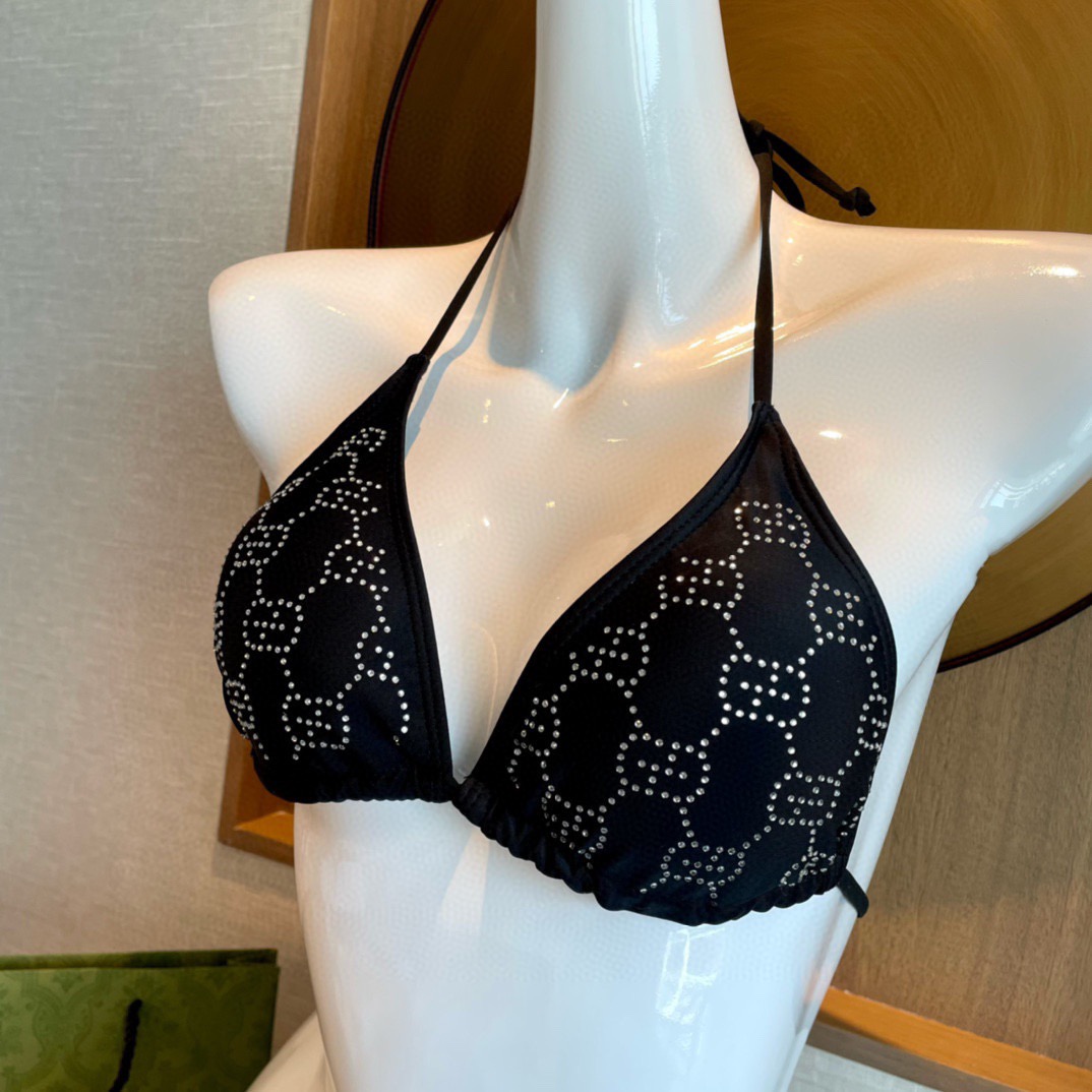 Gucci古奇新款比基尼泳衣👙❤️😍🥰适合多种场景的游泳衣🏊‍♀️海边 游泳池 温泉 水上乐园 漂流都可