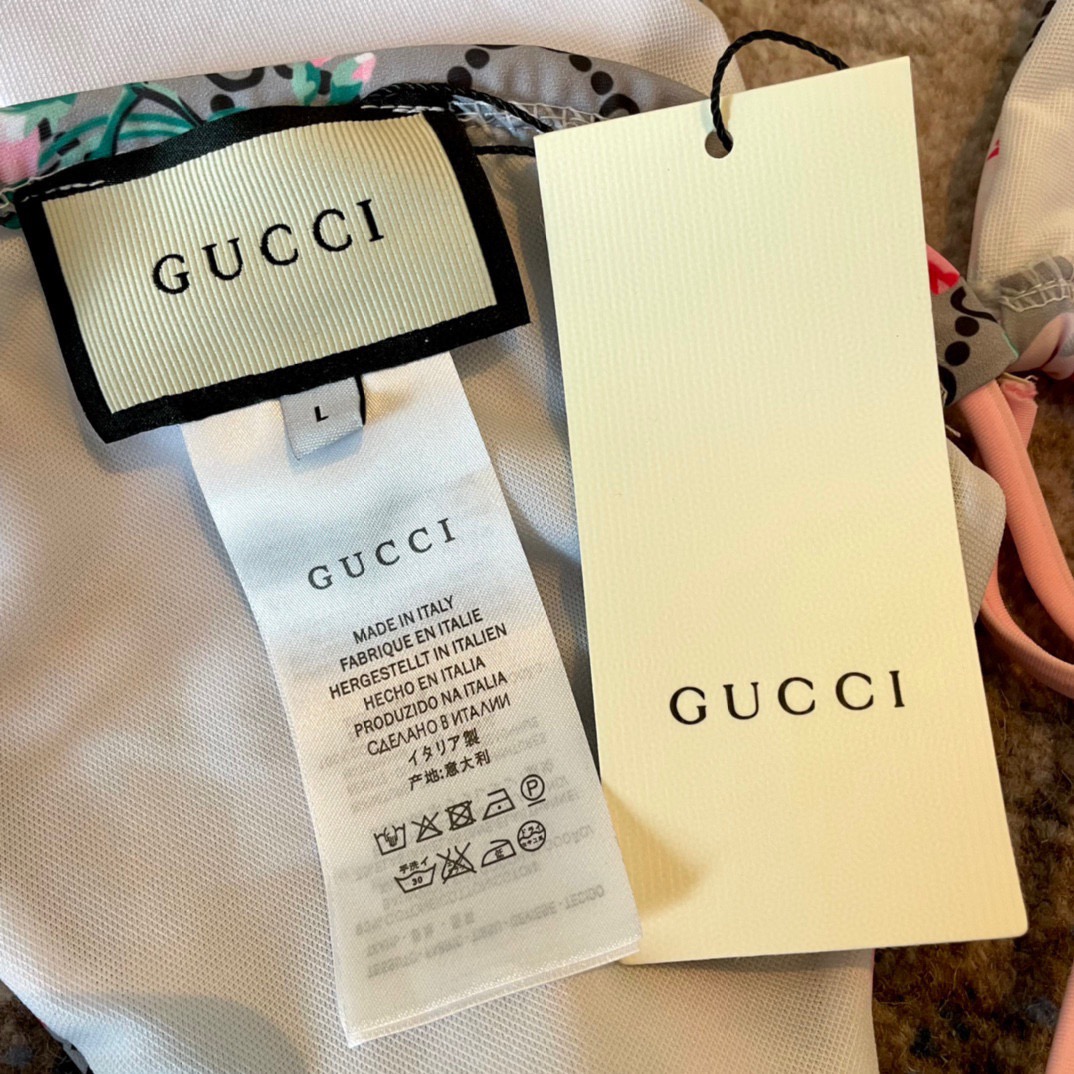 Gucci古奇新款比基尼泳衣👙❤️😍🥰适合多种场景的游泳衣🏊‍♀️海边 游泳池 温泉 水上乐园 漂流都可