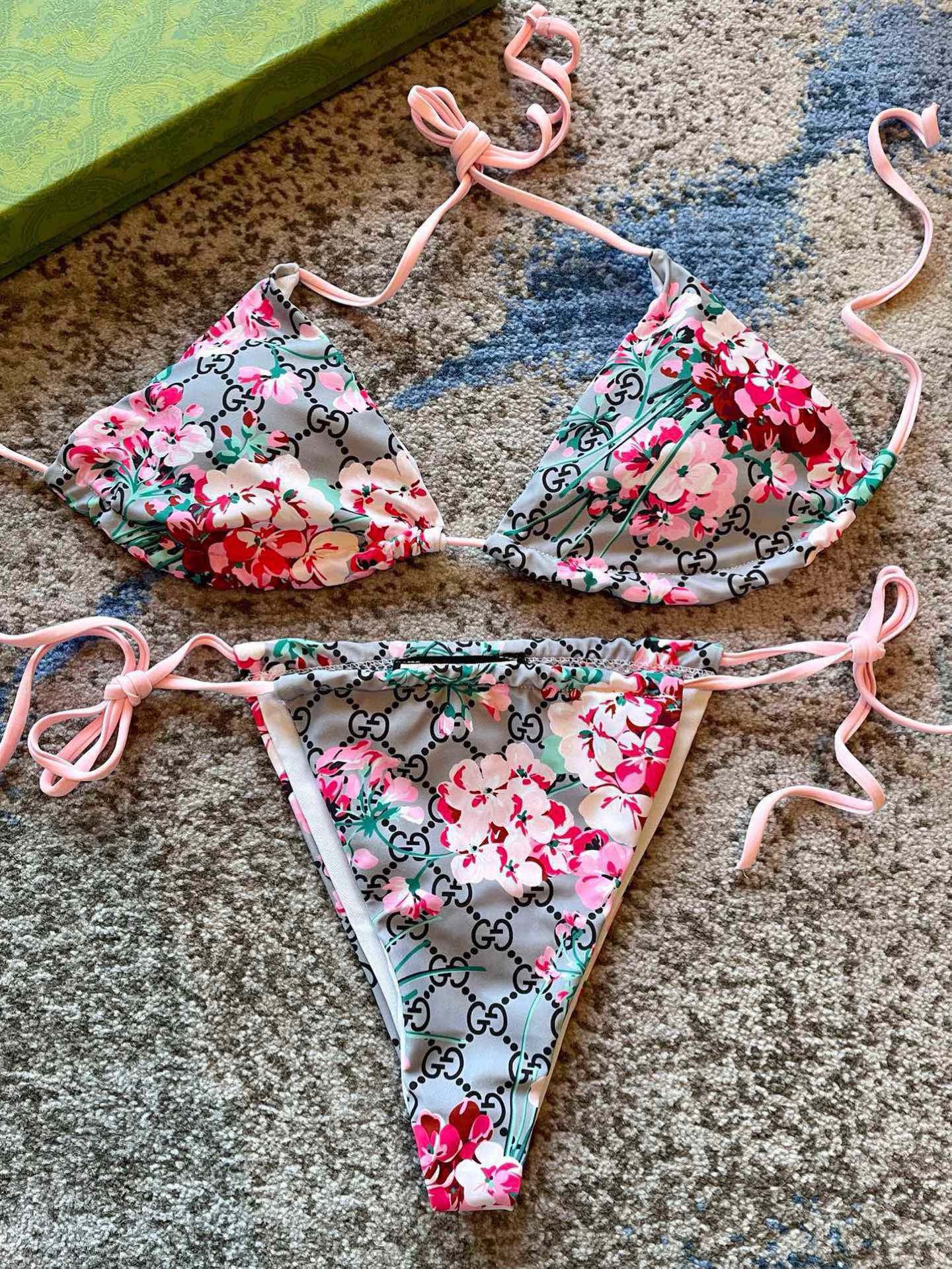 Gucci古奇新款比基尼泳衣👙❤️😍🥰适合多种场景的游泳衣🏊‍♀️海边 游泳池 温泉 水上乐园 漂流都可