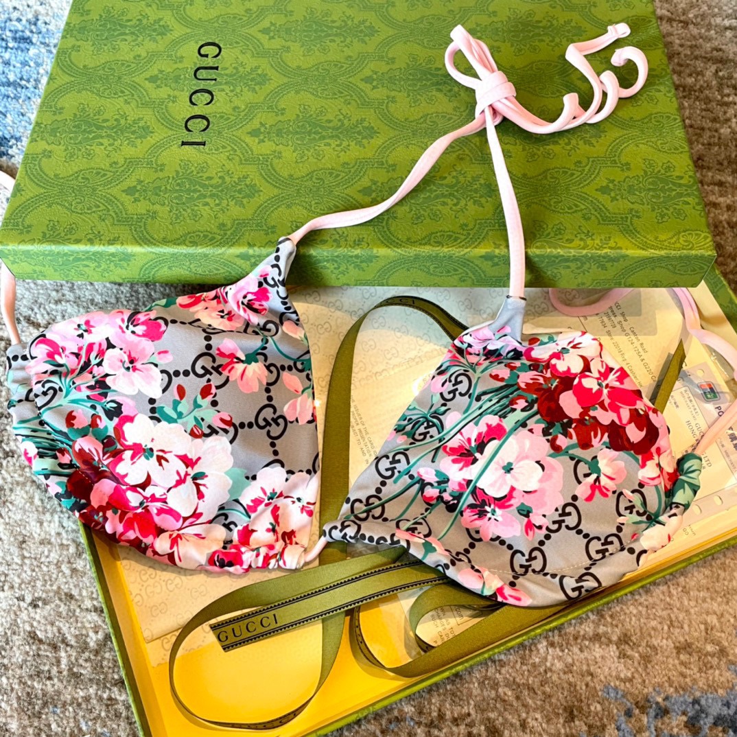 Gucci古奇新款比基尼泳衣👙❤️😍🥰适合多种场景的游泳衣🏊‍♀️海边 游泳池 温泉 水上乐园 漂流都可