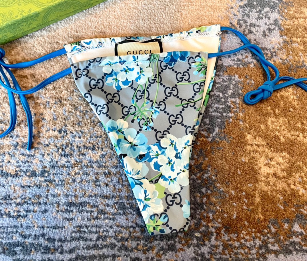 Gucci古奇新款比基尼泳衣👙❤️😍🥰适合多种场景的游泳衣🏊‍♀️海边 游泳池 温泉 水上乐园 漂流都可