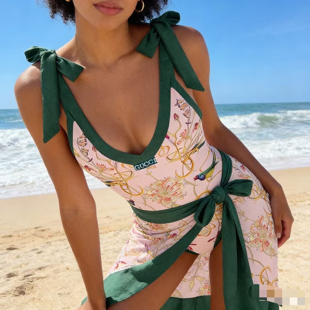 Gucci新款泳衣2件套 😍🥰适合多种场景的游泳衣🏊‍♀️海边 游泳池 温泉 水上乐园 漂流都可以😌内搭