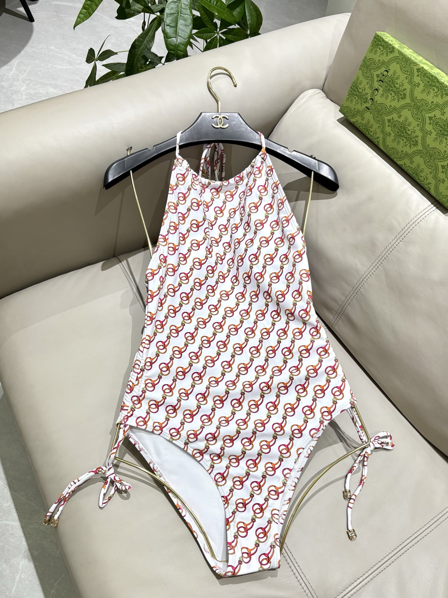 Gucci古奇新款泳衣👙❤️😍🥰适合多种场景的游泳衣🏊‍♀️海边 游泳池 温泉 水上乐园 漂流都可以😌内