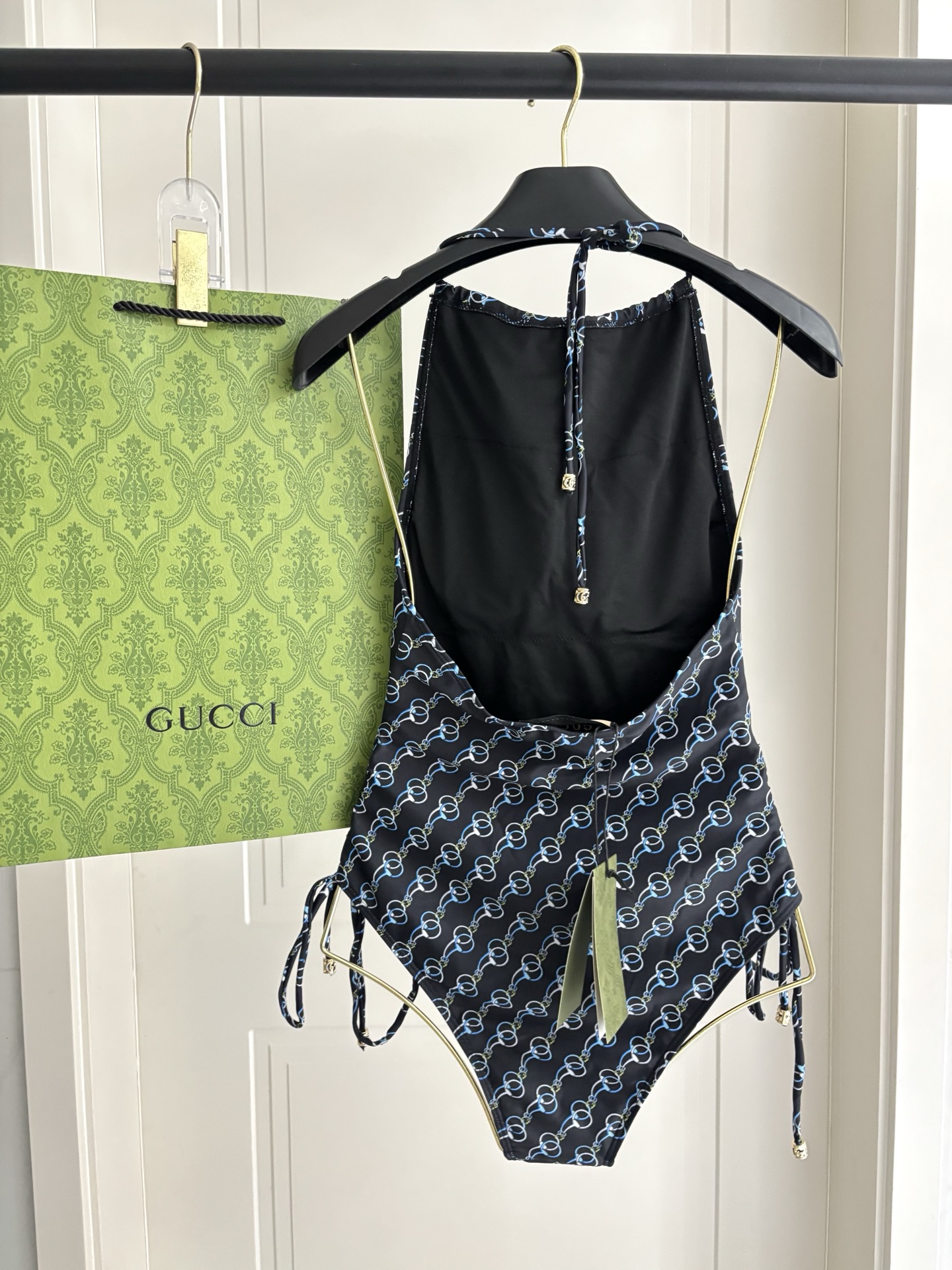 Gucci古奇新款泳衣👙❤️😍🥰适合多种场景的游泳衣🏊‍♀️海边 游泳池 温泉 水上乐园 漂流都可以😌内