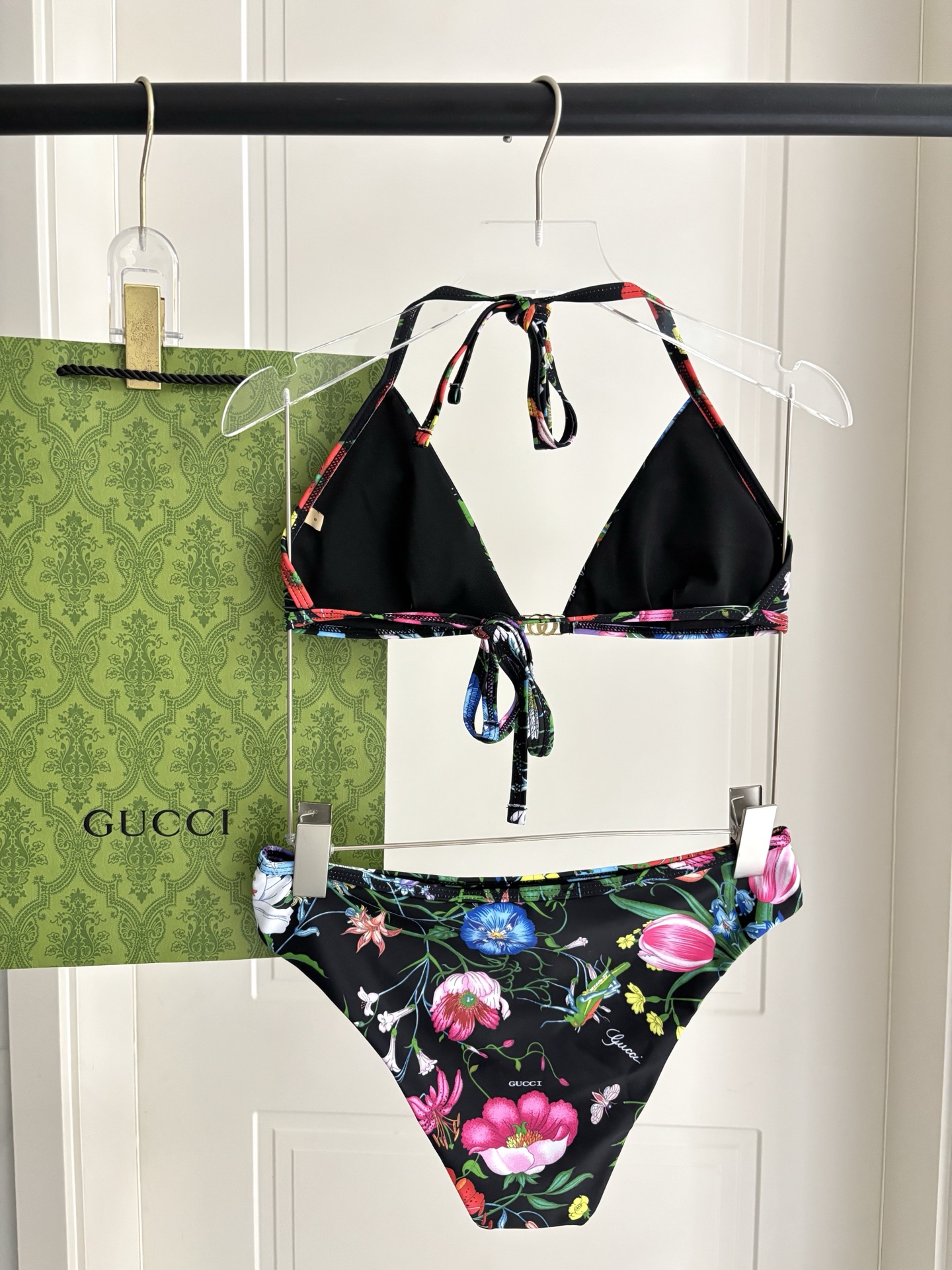 Gucci古奇新款比基尼泳衣👙❤️😍🥰适合多种场景的游泳衣🏊‍♀️海边 游泳池 温泉 水上乐园 漂流都可