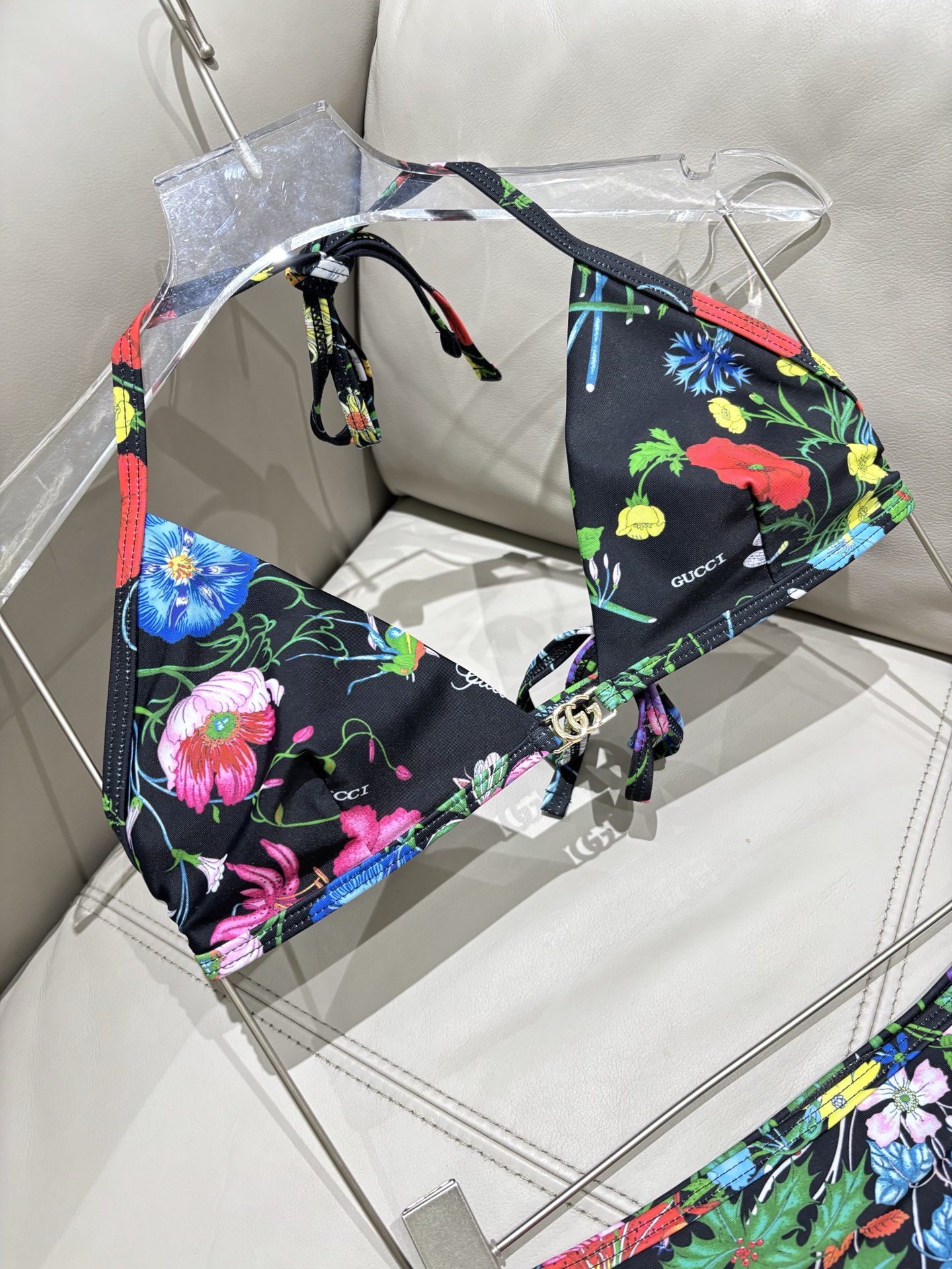 Gucci古奇新款比基尼泳衣👙❤️😍🥰适合多种场景的游泳衣🏊‍♀️海边 游泳池 温泉 水上乐园 漂流都可