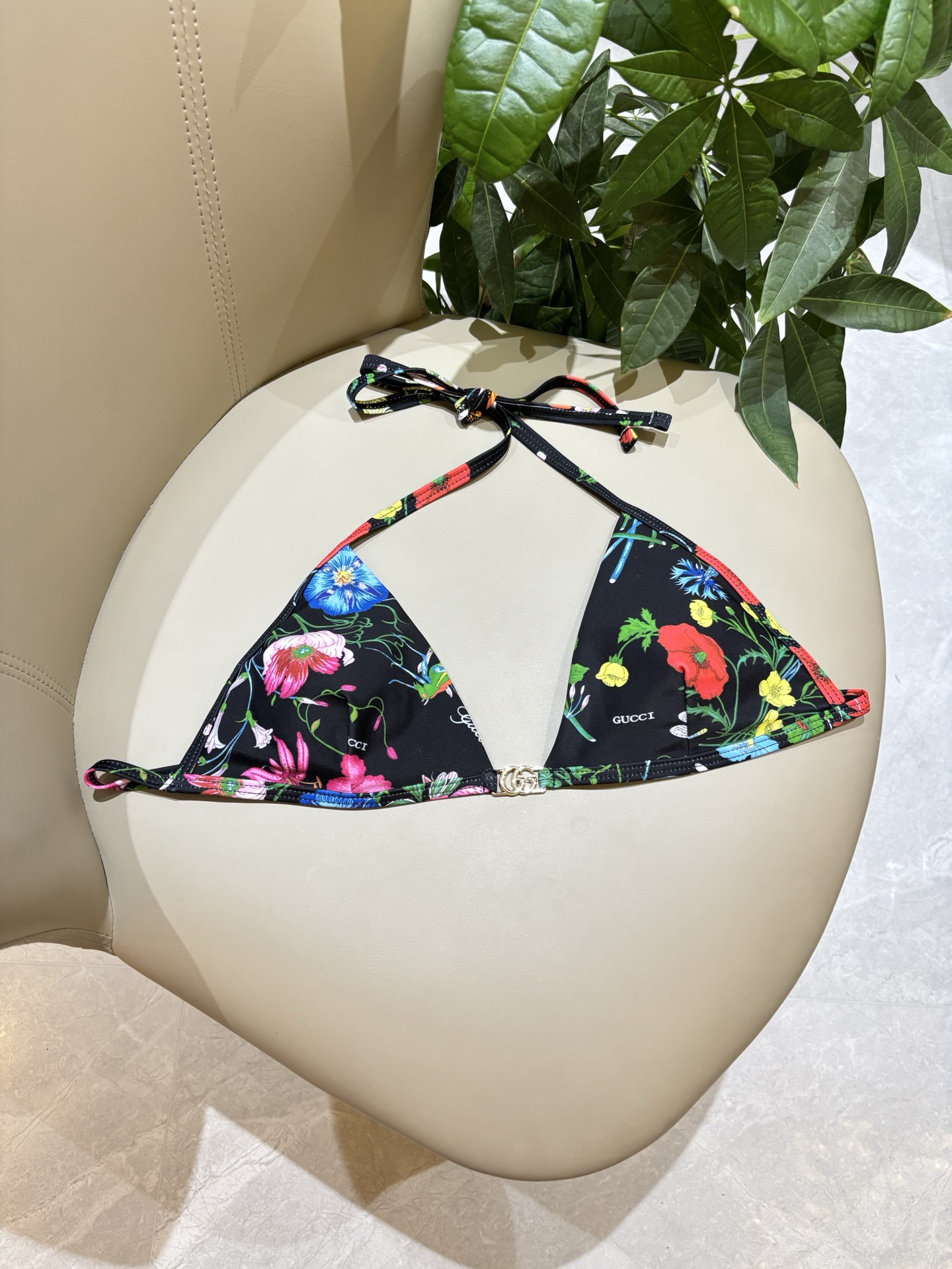 Gucci古奇新款比基尼泳衣👙❤️😍🥰适合多种场景的游泳衣🏊‍♀️海边 游泳池 温泉 水上乐园 漂流都可