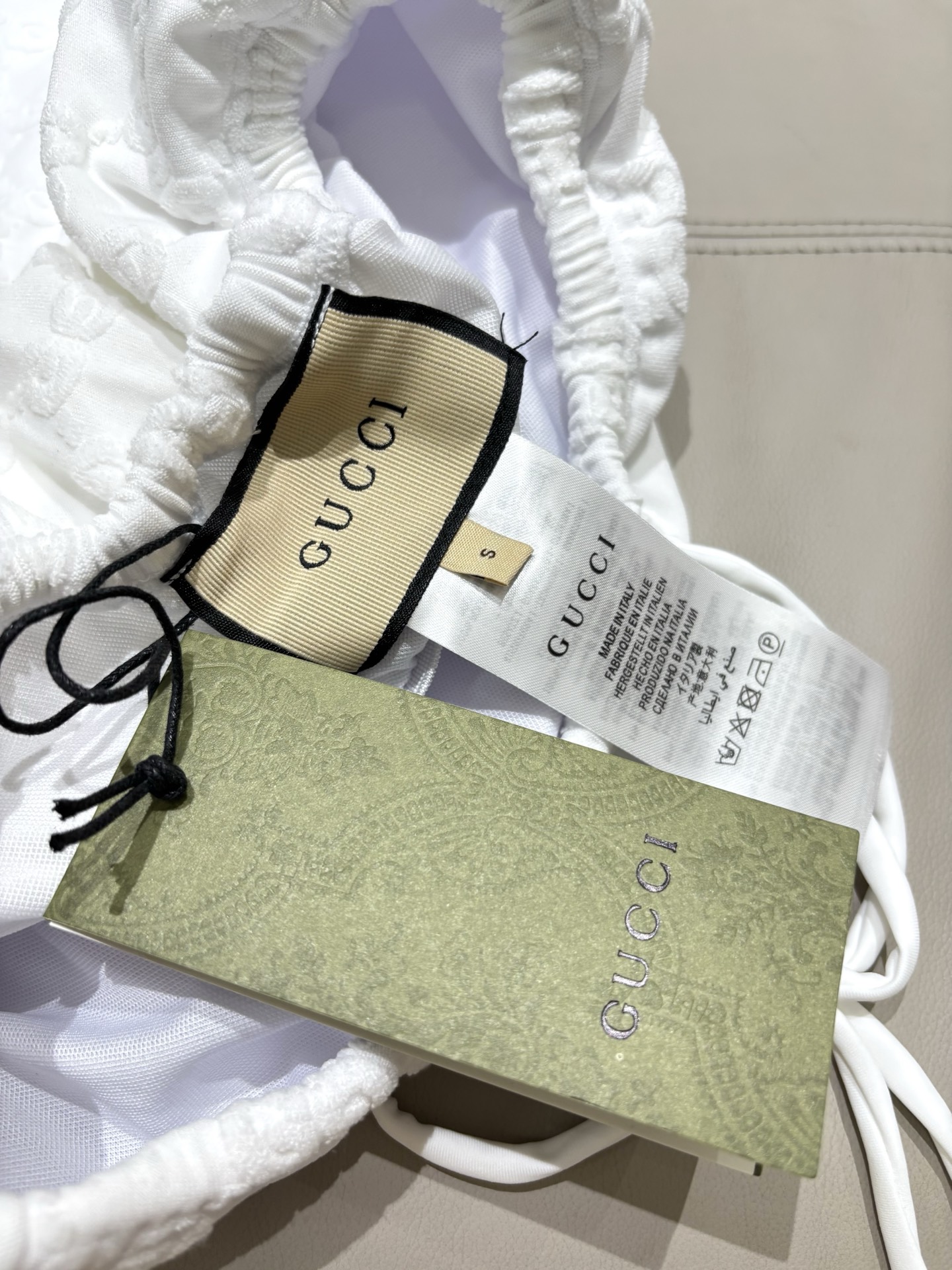 Gucci古奇新款泳衣👙❤️😍🥰适合多种场景的游泳衣🏊‍♀️海边 游泳池 温泉 水上乐园 漂流都可以😌内