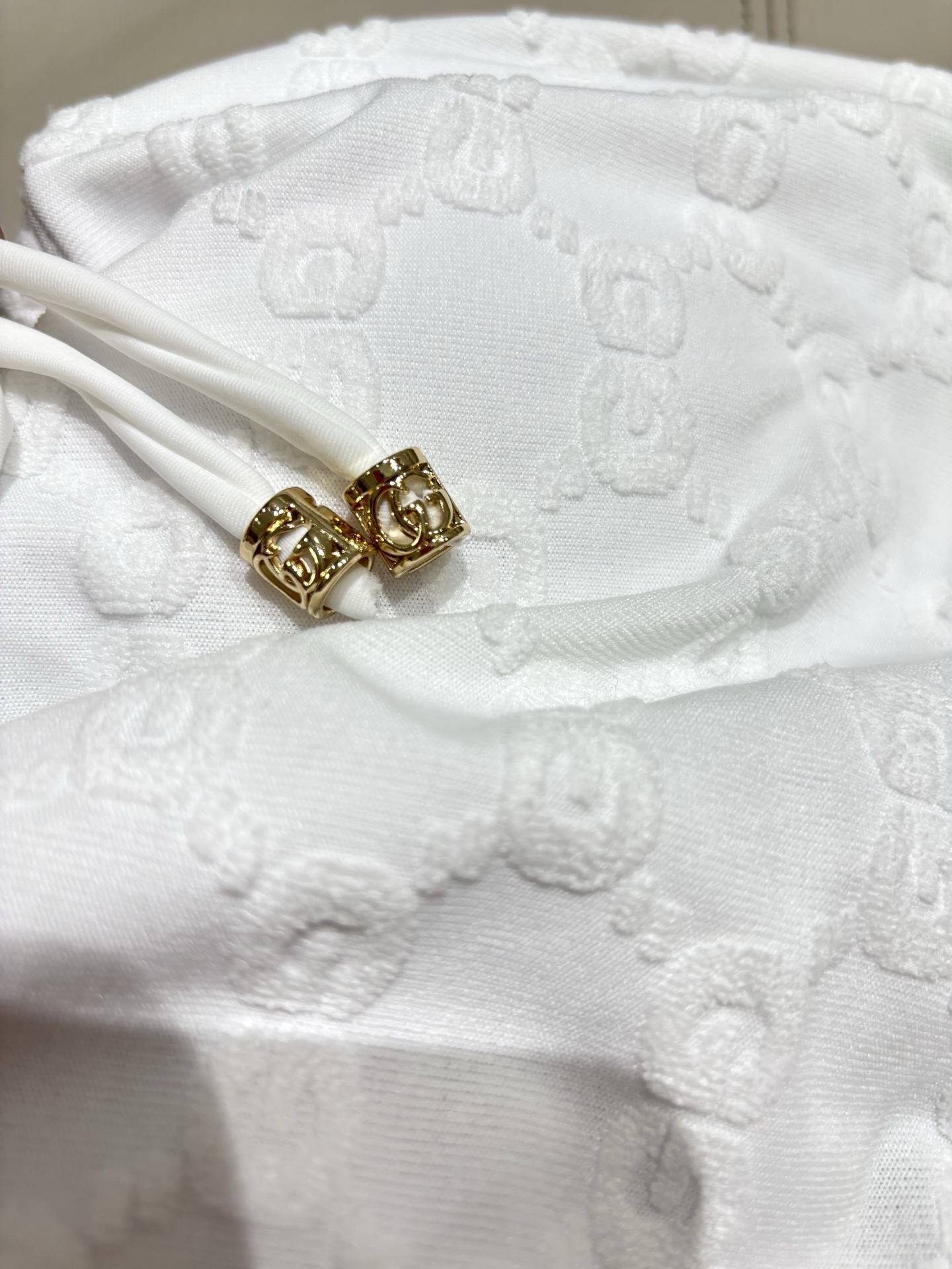 Gucci古奇新款泳衣👙❤️😍🥰适合多种场景的游泳衣🏊‍♀️海边 游泳池 温泉 水上乐园 漂流都可以😌内