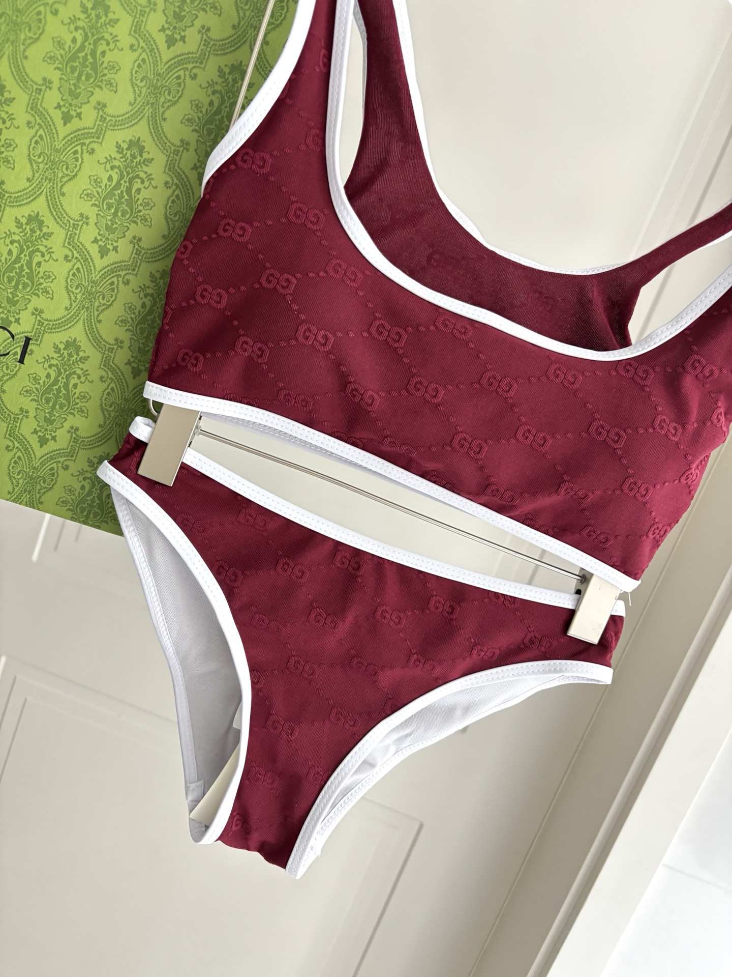 Gucci古奇新款泳衣👙❤️😍🥰适合多种场景的游泳衣🏊‍♀️海边 游泳池 温泉 水上乐园 漂流都可以😌内