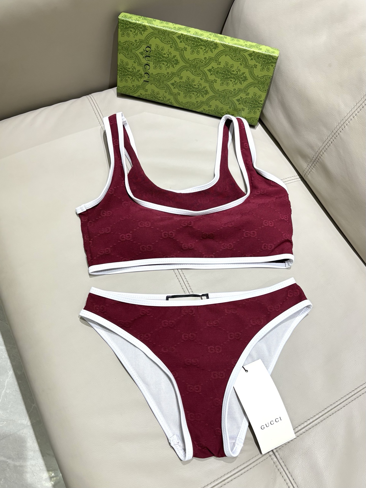 Gucci古奇新款泳衣👙❤️😍🥰适合多种场景的游泳衣🏊‍♀️海边 游泳池 温泉 水上乐园 漂流都可以😌内