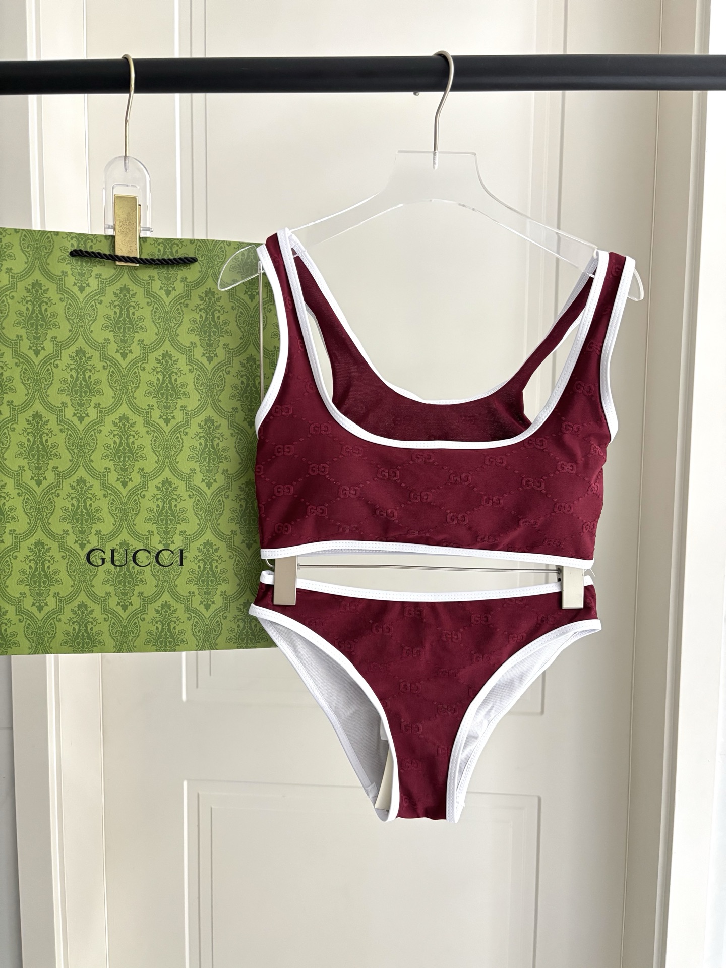 Gucci古奇新款泳衣👙❤️😍🥰适合多种场景的游泳衣🏊‍♀️海边 游泳池 温泉 水上乐园 漂流都可以😌内