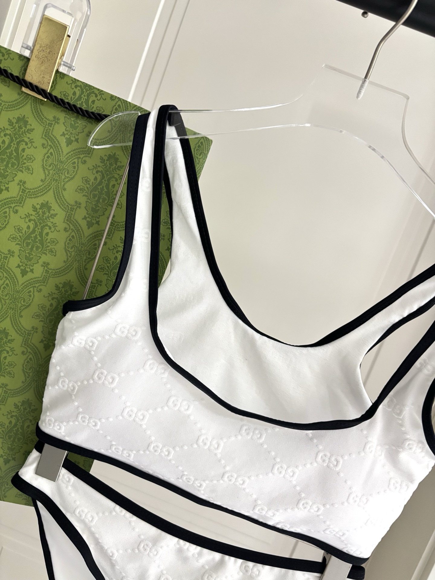 Gucci古奇新款泳衣👙❤️😍🥰适合多种场景的游泳衣🏊‍♀️海边 游泳池 温泉 水上乐园 漂流都可以😌内