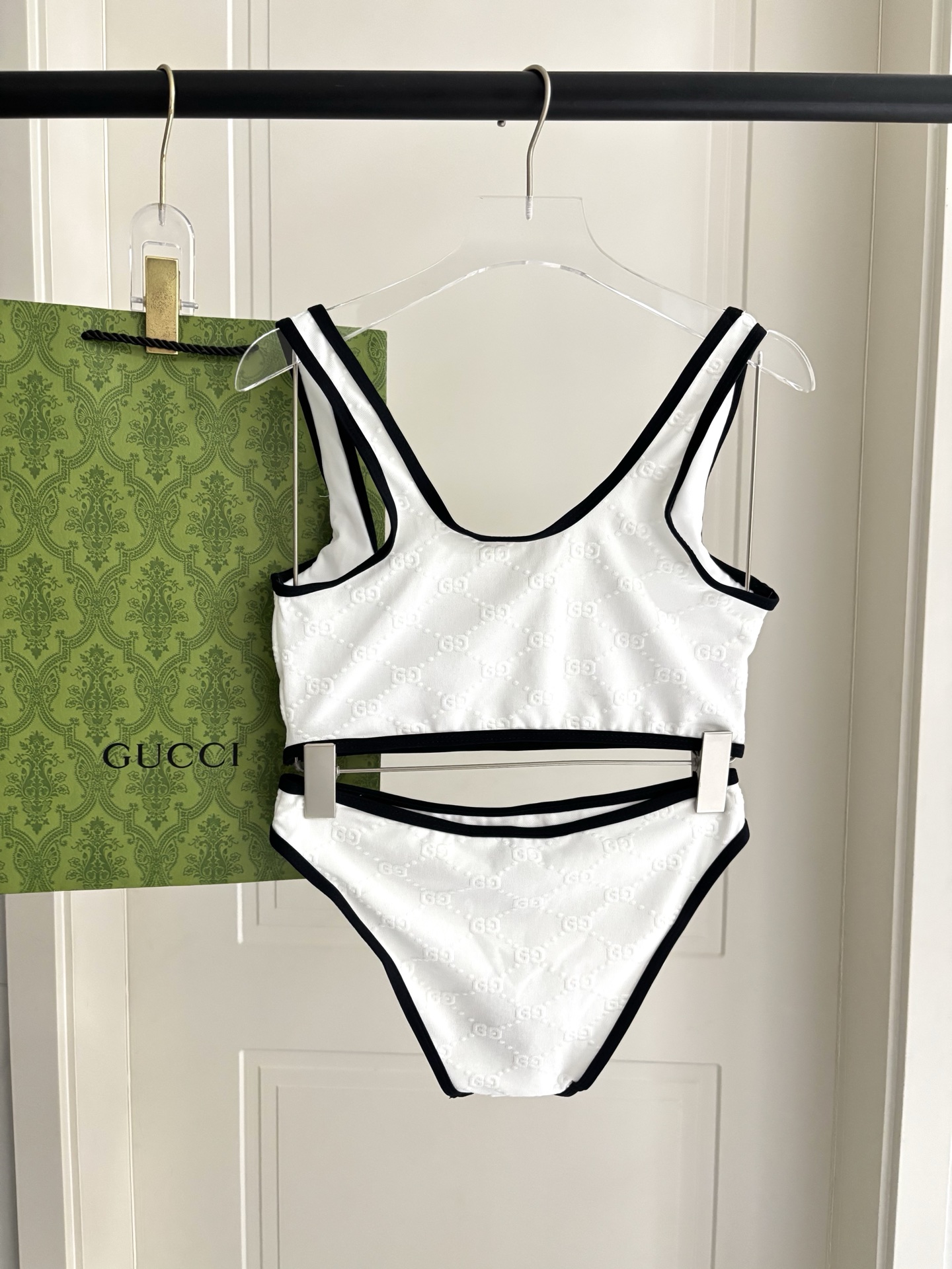 Gucci古奇新款泳衣👙❤️😍🥰适合多种场景的游泳衣🏊‍♀️海边 游泳池 温泉 水上乐园 漂流都可以😌内