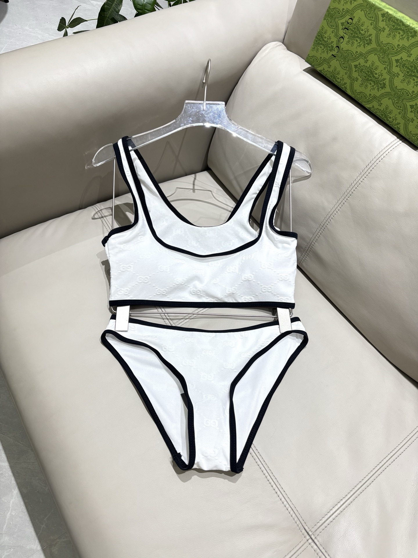 Gucci古奇新款泳衣👙❤️😍🥰适合多种场景的游泳衣🏊‍♀️海边 游泳池 温泉 水上乐园 漂流都可以😌内