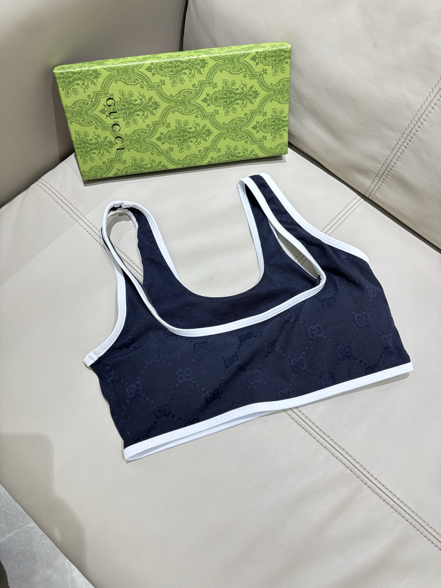 Gucci古奇新款泳衣👙❤️😍🥰适合多种场景的游泳衣🏊‍♀️海边 游泳池 温泉 水上乐园 漂流都可以😌内