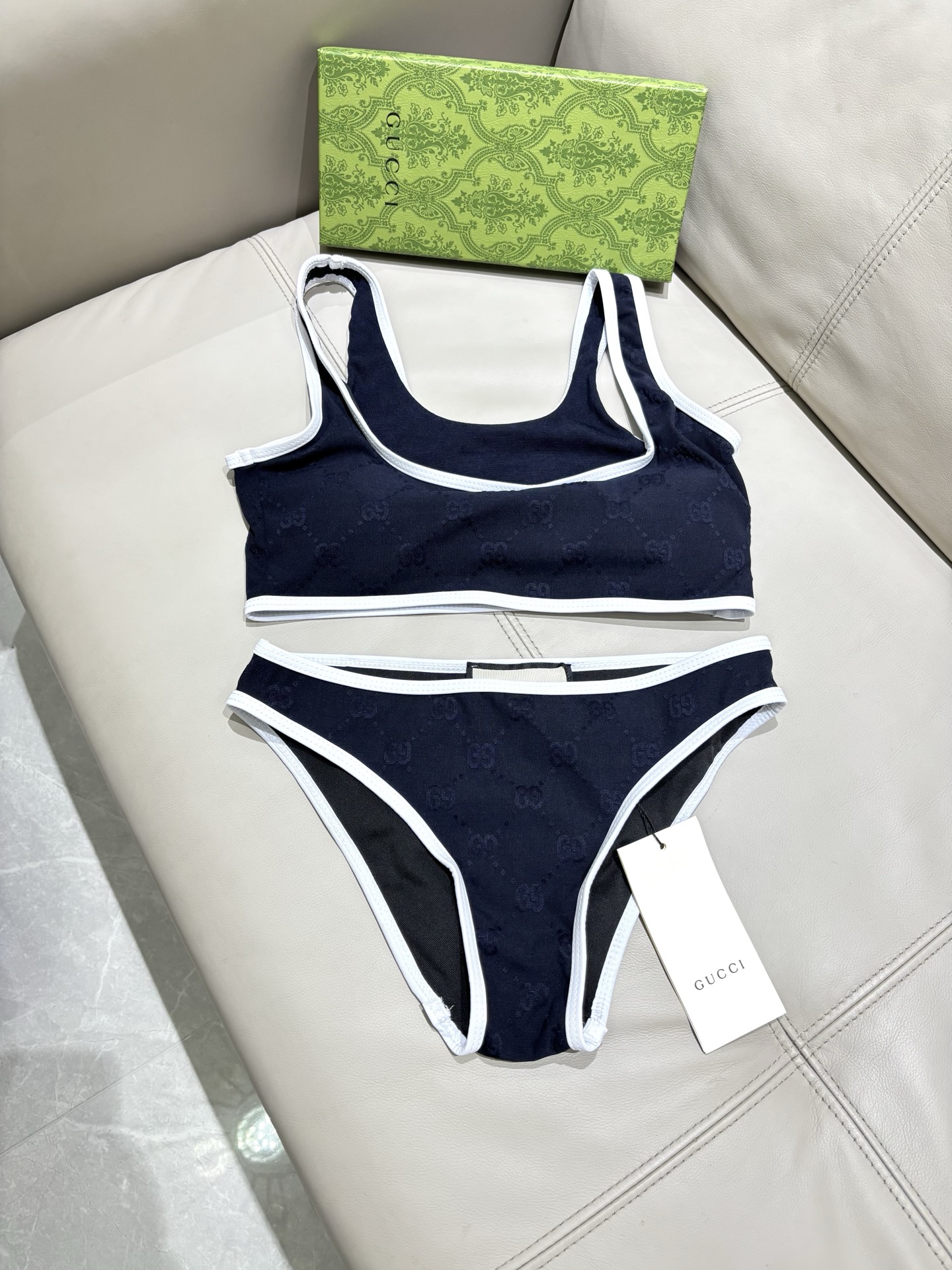 Gucci古奇新款泳衣👙❤️😍🥰适合多种场景的游泳衣🏊‍♀️海边 游泳池 温泉 水上乐园 漂流都可以😌内