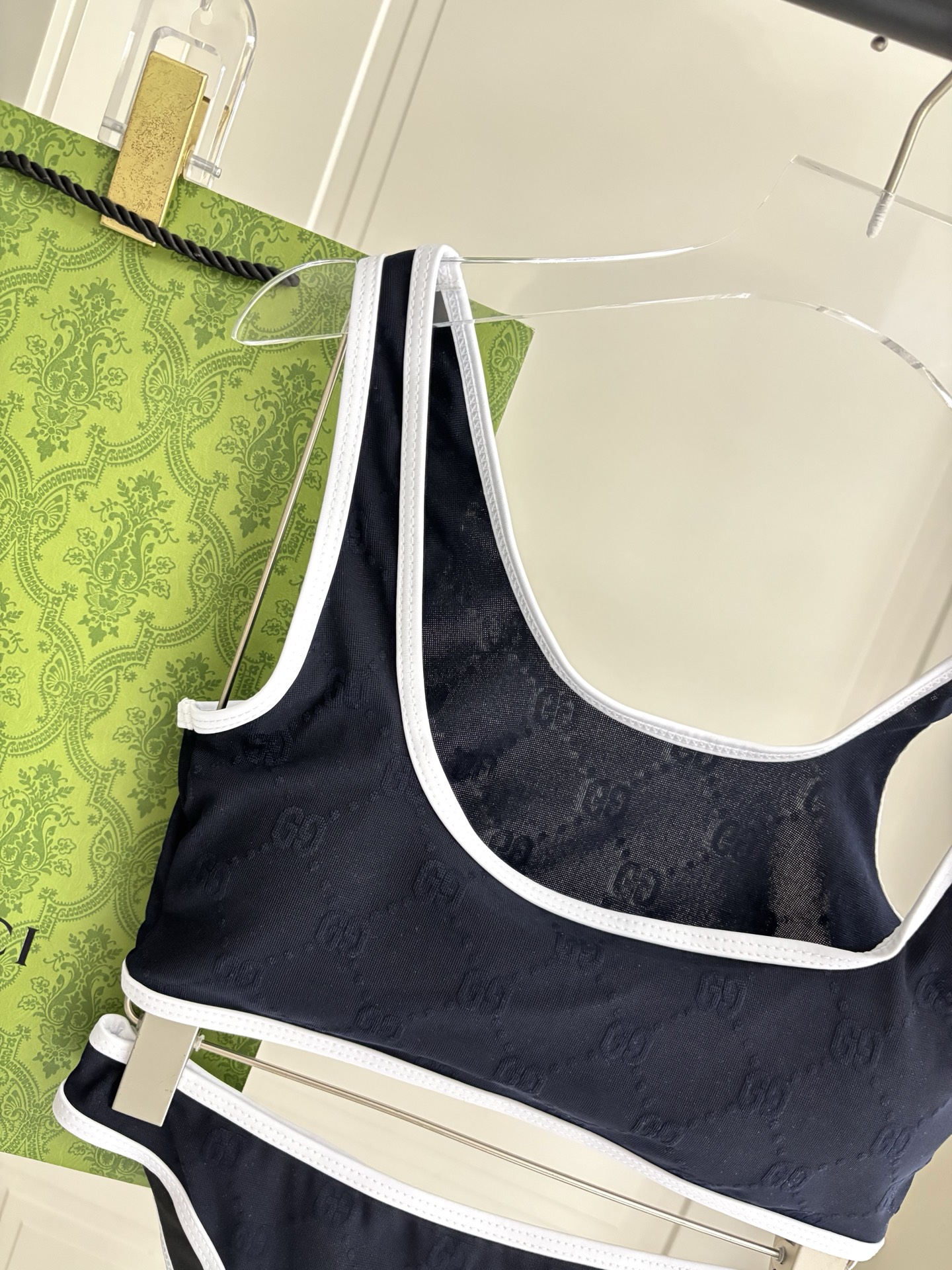 Gucci古奇新款泳衣👙❤️😍🥰适合多种场景的游泳衣🏊‍♀️海边 游泳池 温泉 水上乐园 漂流都可以😌内