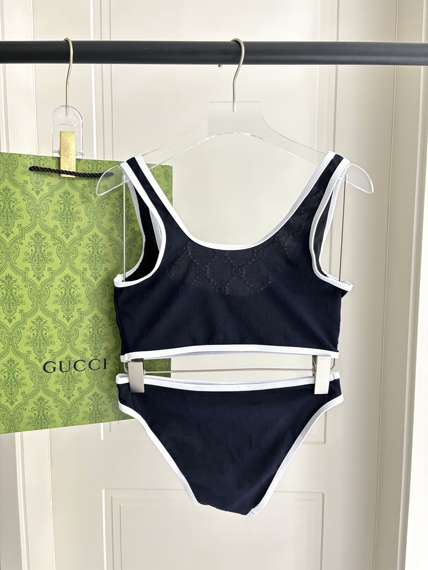 Gucci古奇新款泳衣👙❤️😍🥰适合多种场景的游泳衣🏊‍♀️海边 游泳池 温泉 水上乐园 漂流都可以😌内