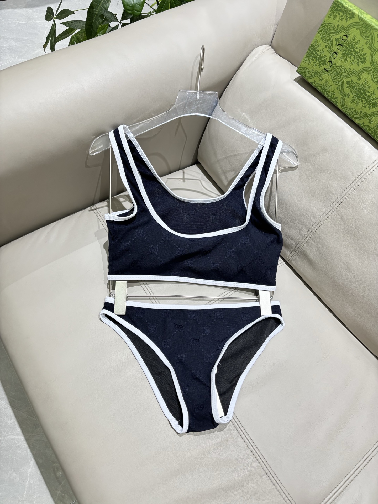 Gucci古奇新款泳衣👙❤️😍🥰适合多种场景的游泳衣🏊‍♀️海边 游泳池 温泉 水上乐园 漂流都可以😌内