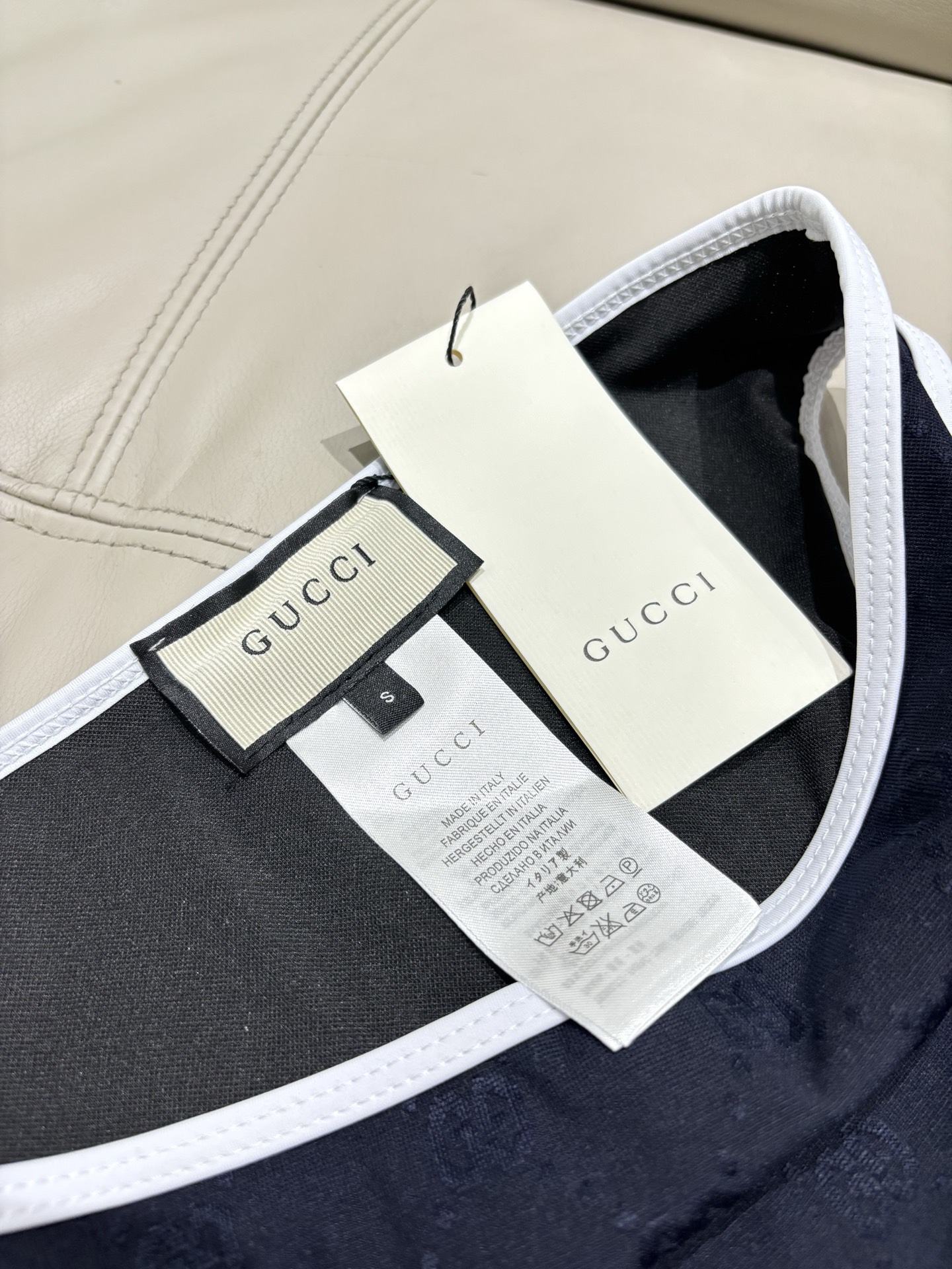 Gucci古奇新款泳衣👙❤️😍🥰适合多种场景的游泳衣🏊‍♀️海边 游泳池 温泉 水上乐园 漂流都可以😌内