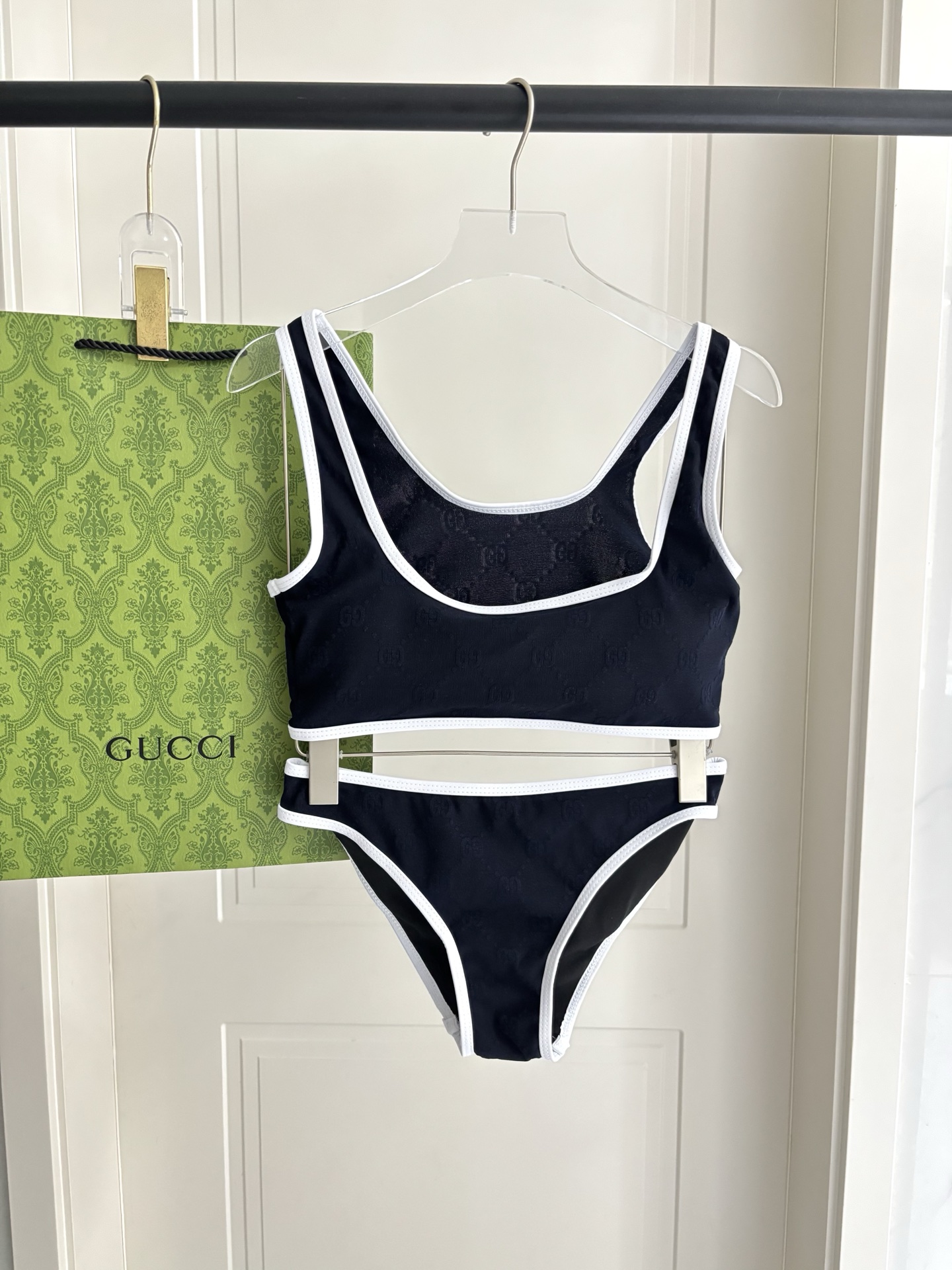 Gucci古奇新款泳衣👙❤️😍🥰适合多种场景的游泳衣🏊‍♀️海边 游泳池 温泉 水上乐园 漂流都可以😌内