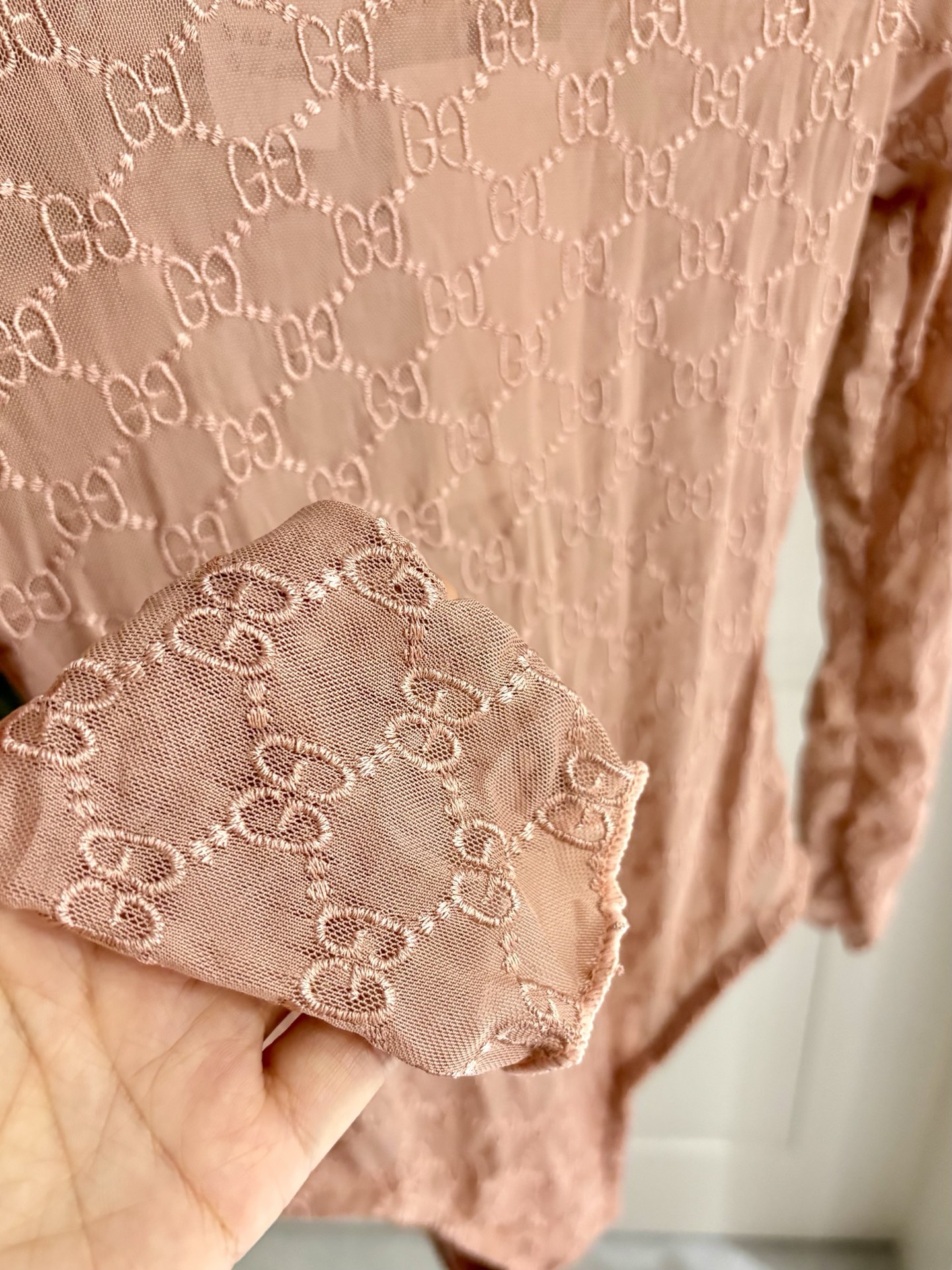 Gucci古奇新款长袖泳衣👙❤️😍🥰适合多种场景的游泳衣🏊‍♀️海边 游泳池 温泉 水上乐园 漂流都可以