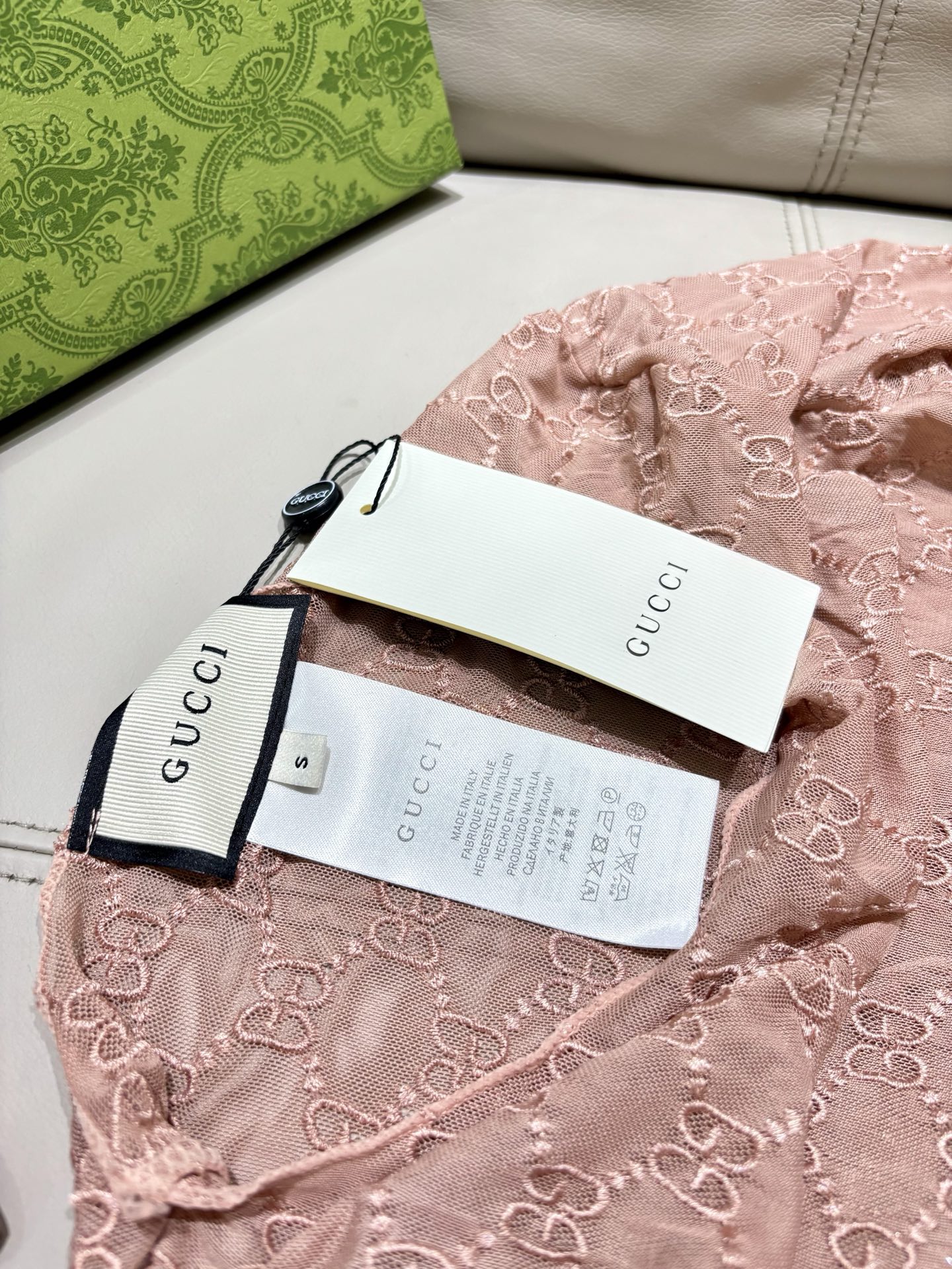 Gucci古奇新款长袖泳衣👙❤️😍🥰适合多种场景的游泳衣🏊‍♀️海边 游泳池 温泉 水上乐园 漂流都可以