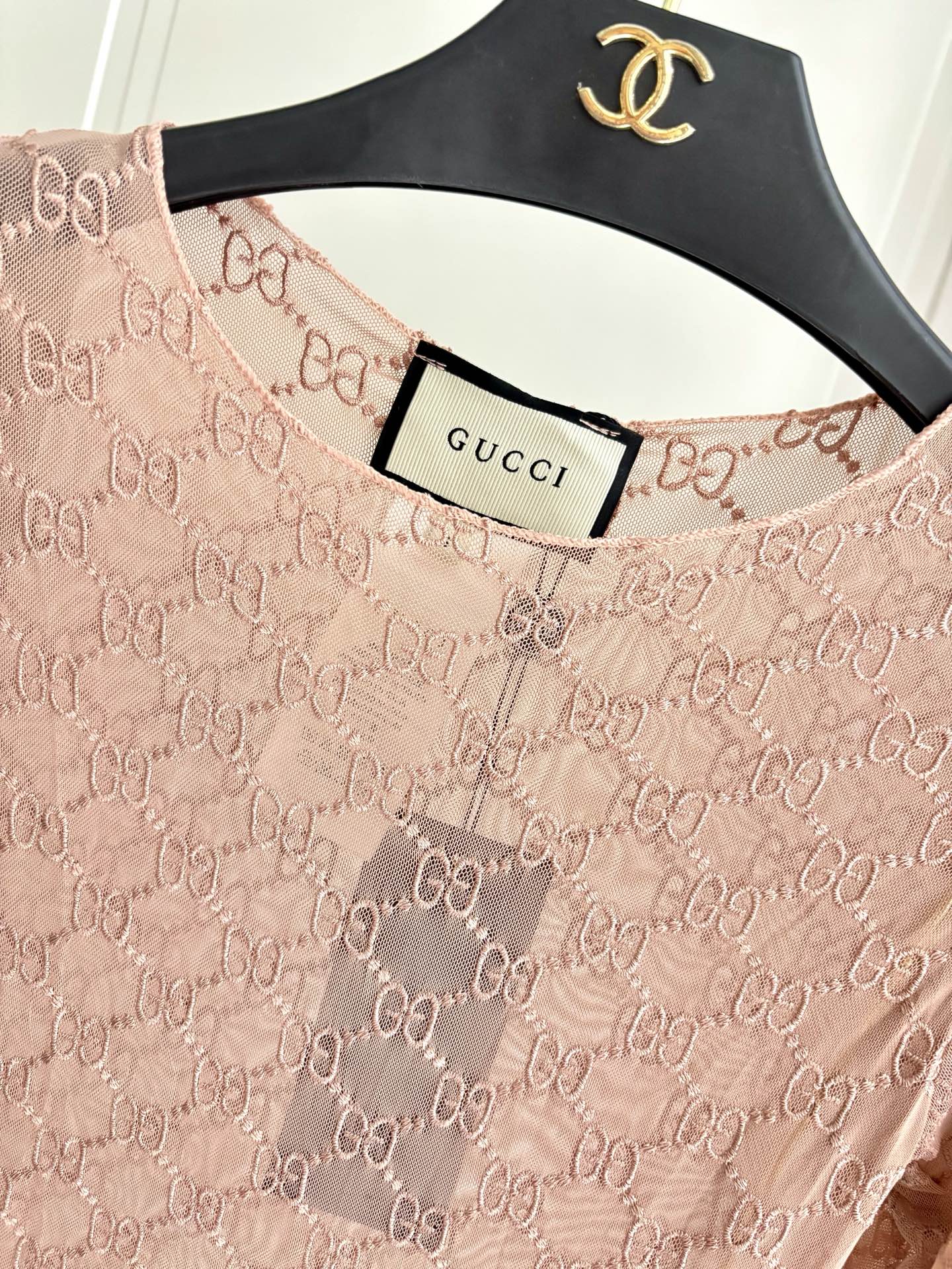 Gucci古奇新款长袖泳衣👙❤️😍🥰适合多种场景的游泳衣🏊‍♀️海边 游泳池 温泉 水上乐园 漂流都可以