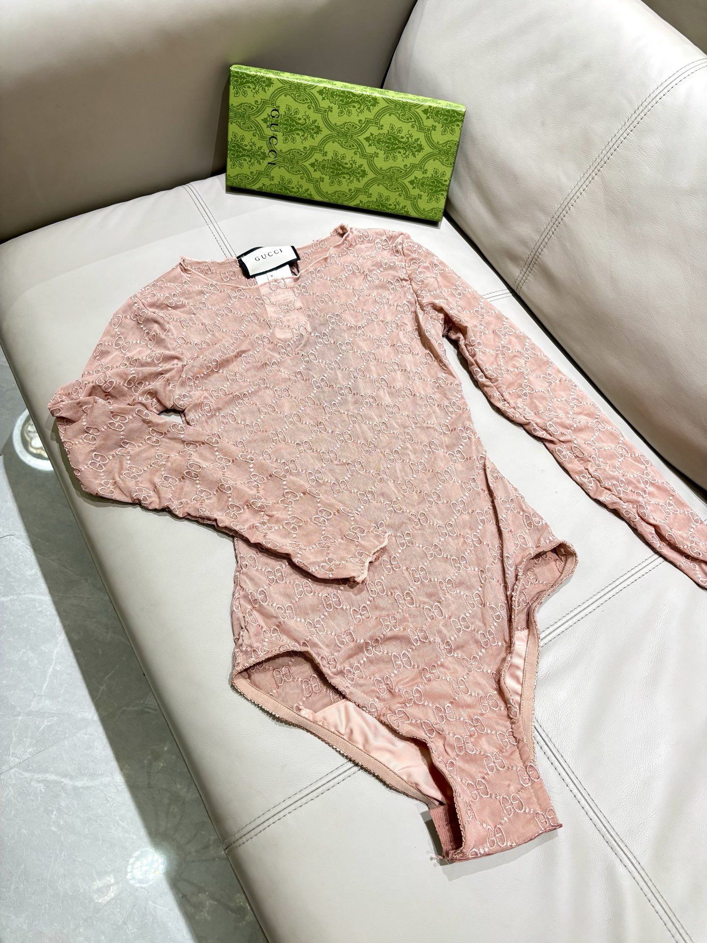 Gucci古奇新款长袖泳衣👙❤️😍🥰适合多种场景的游泳衣🏊‍♀️海边 游泳池 温泉 水上乐园 漂流都可以