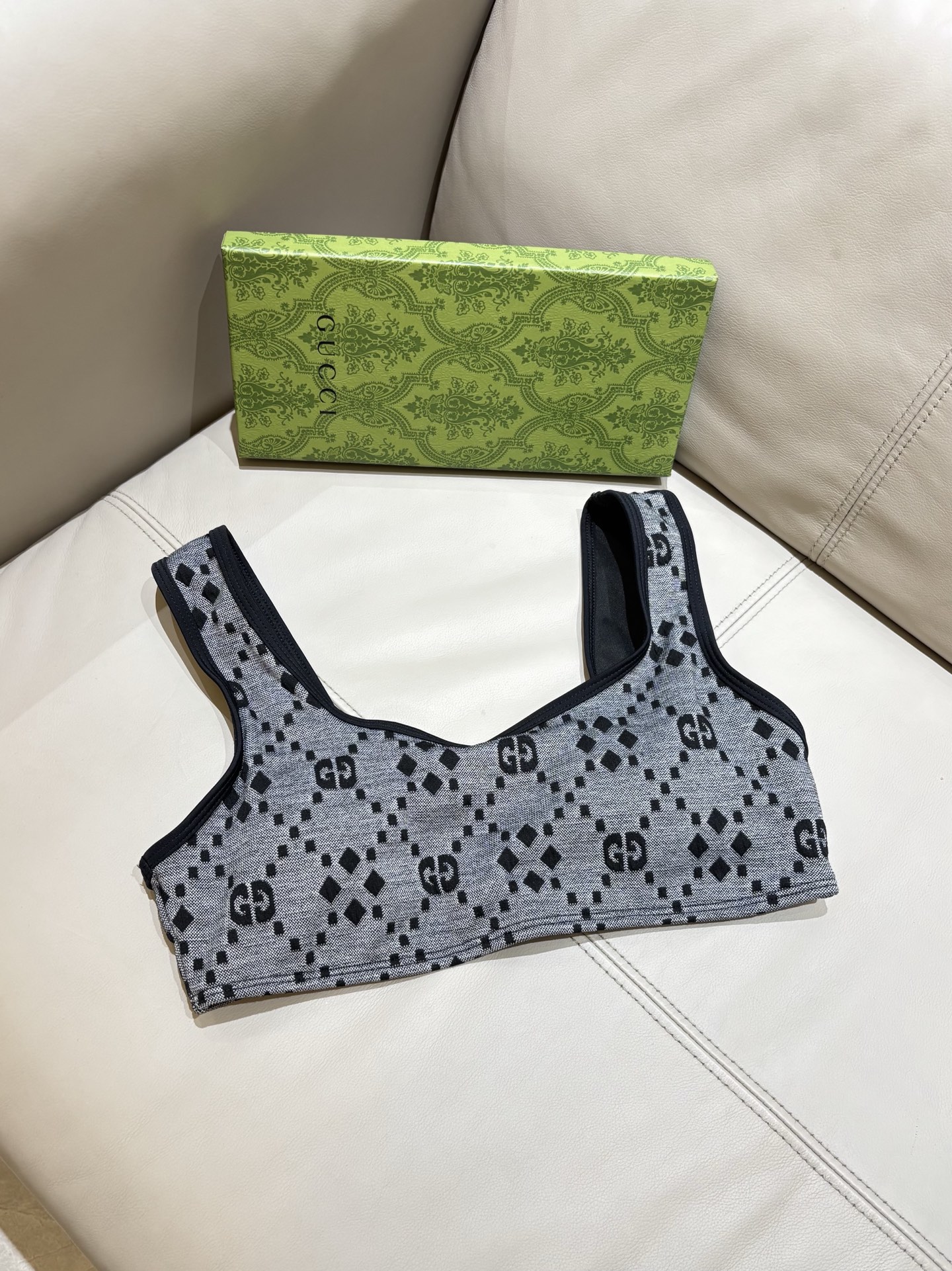 Gucci古奇新款泳衣👙❤️😍🥰适合多种场景的游泳衣🏊‍♀️海边 游泳池 温泉 水上乐园 漂流都可以😌内