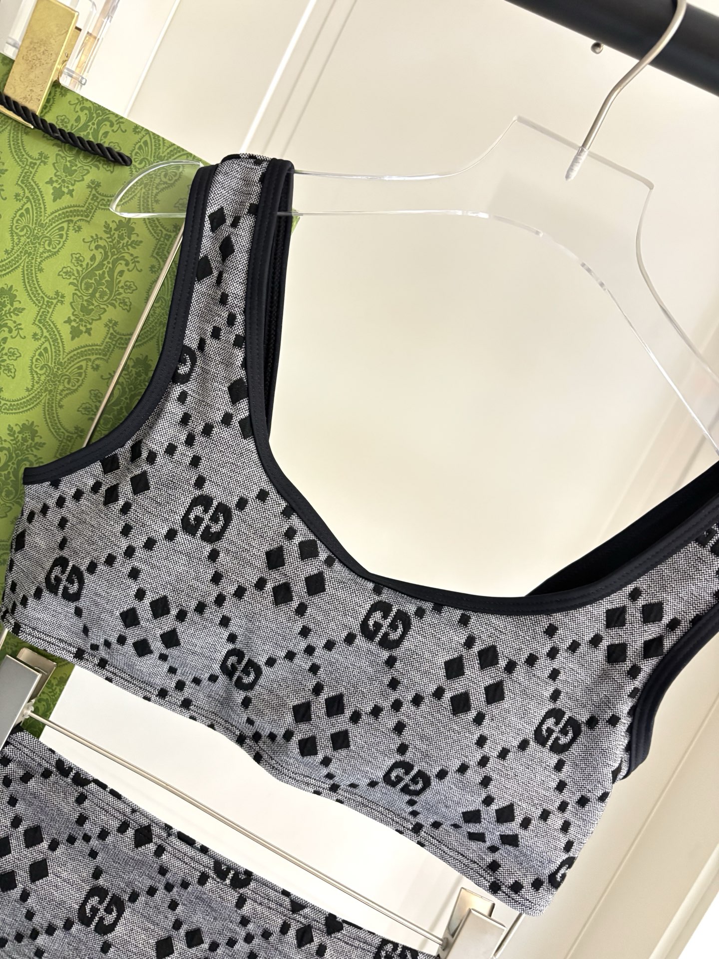 Gucci古奇新款泳衣👙❤️😍🥰适合多种场景的游泳衣🏊‍♀️海边 游泳池 温泉 水上乐园 漂流都可以😌内