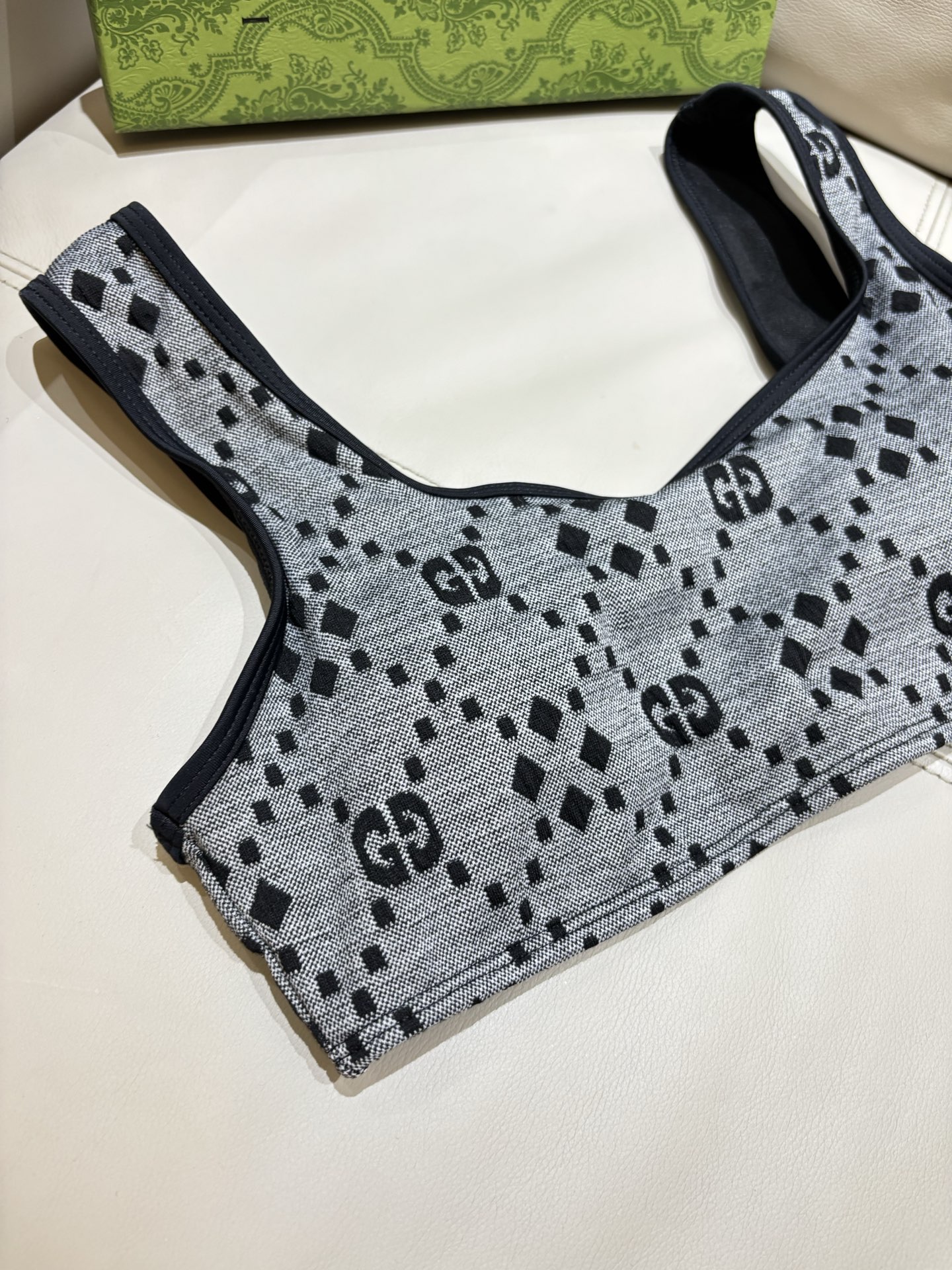 Gucci古奇新款泳衣👙❤️😍🥰适合多种场景的游泳衣🏊‍♀️海边 游泳池 温泉 水上乐园 漂流都可以😌内