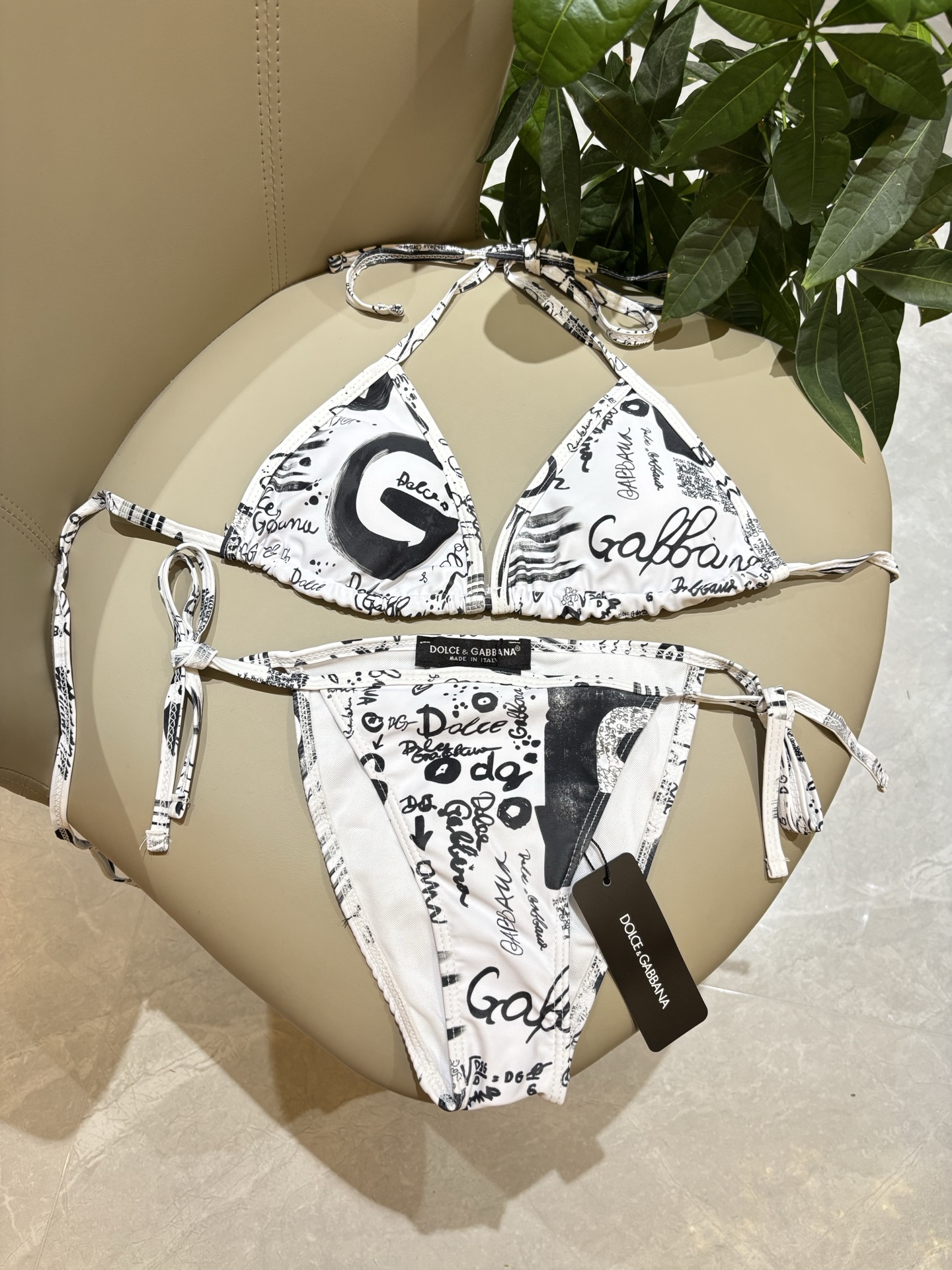 DG新款泳衣👙❤️😍🥰适合多种场景的游泳衣🏊‍♀️海边 游泳池 温泉 水上乐园 漂流都可以😌内搭外穿也完