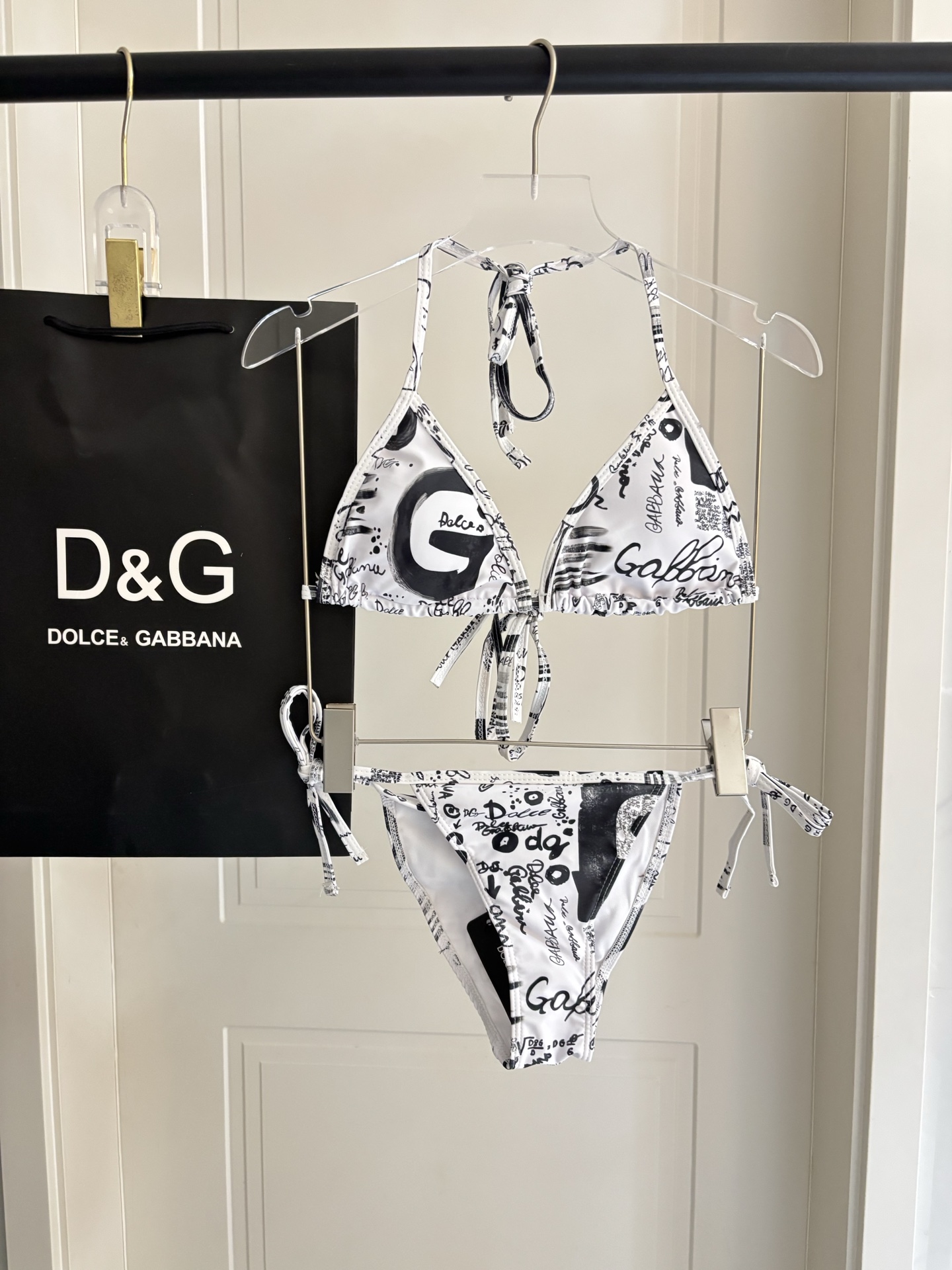 DG新款泳衣👙❤️😍🥰适合多种场景的游泳衣🏊‍♀️海边 游泳池 温泉 水上乐园 漂流都可以😌内搭外穿也完