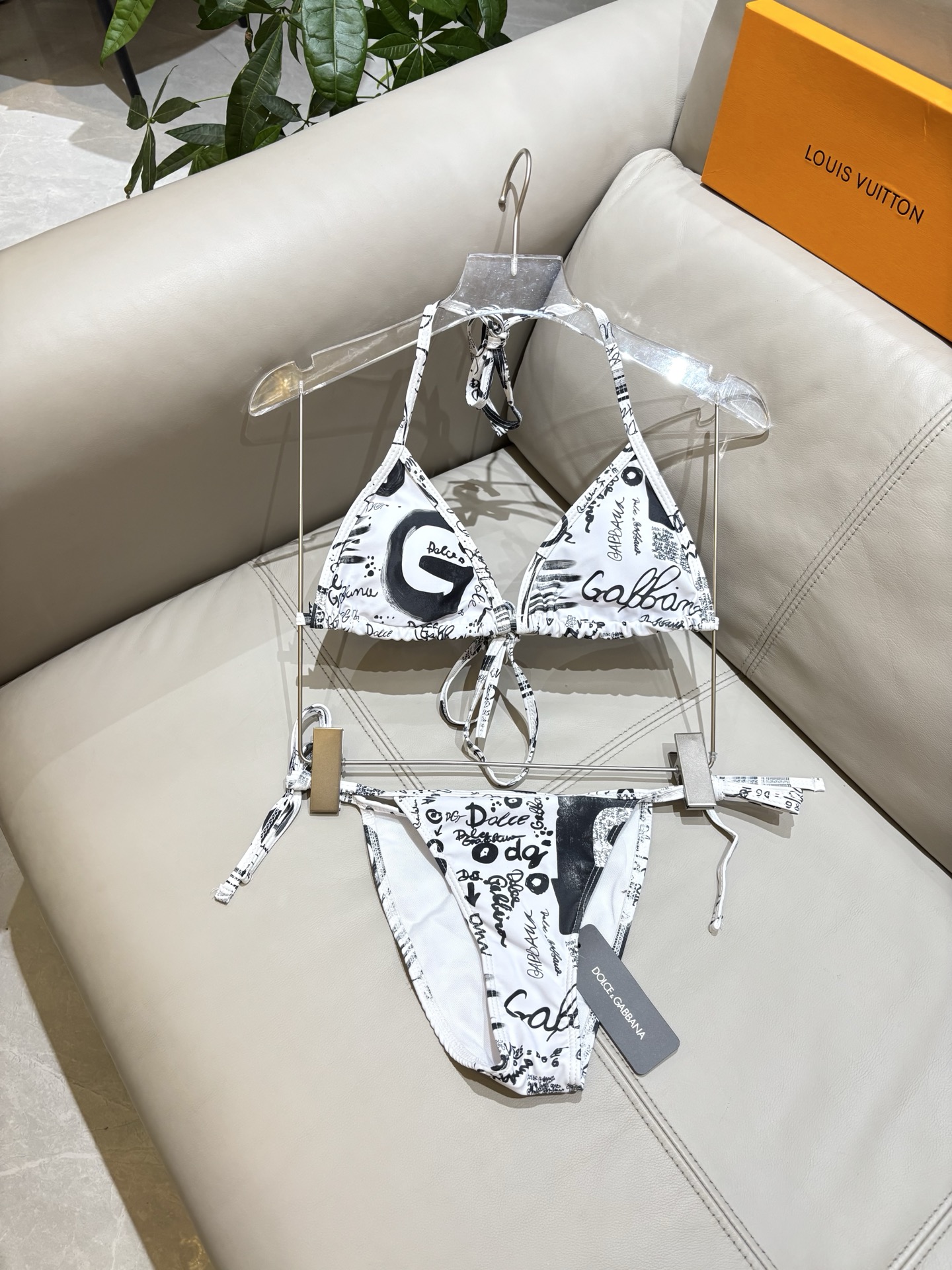 DG新款泳衣👙❤️😍🥰适合多种场景的游泳衣🏊‍♀️海边 游泳池 温泉 水上乐园 漂流都可以😌内搭外穿也完