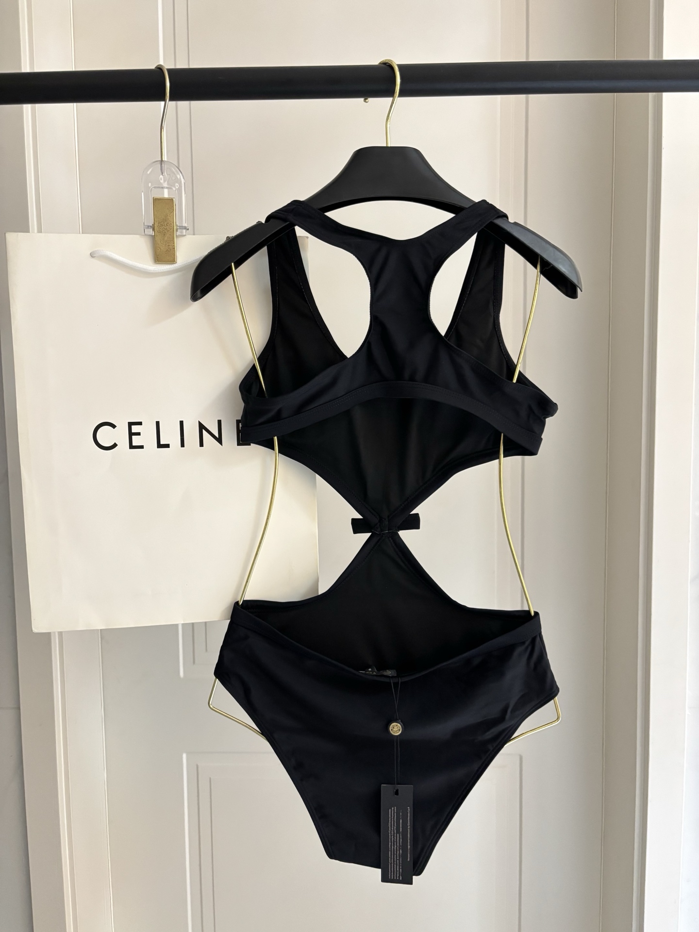 范思哲新款泳衣👙❤️😍🥰适合多种场景的游泳衣🏊‍♀️海边 游泳池 温泉 水上乐园 漂流都可以😌内搭外穿也