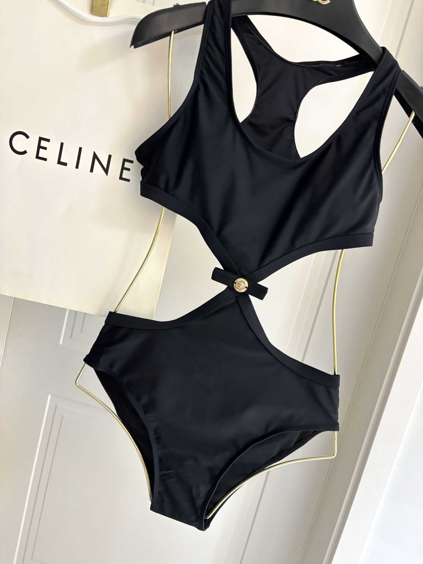 范思哲新款泳衣👙❤️😍🥰适合多种场景的游泳衣🏊‍♀️海边 游泳池 温泉 水上乐园 漂流都可以😌内搭外穿也