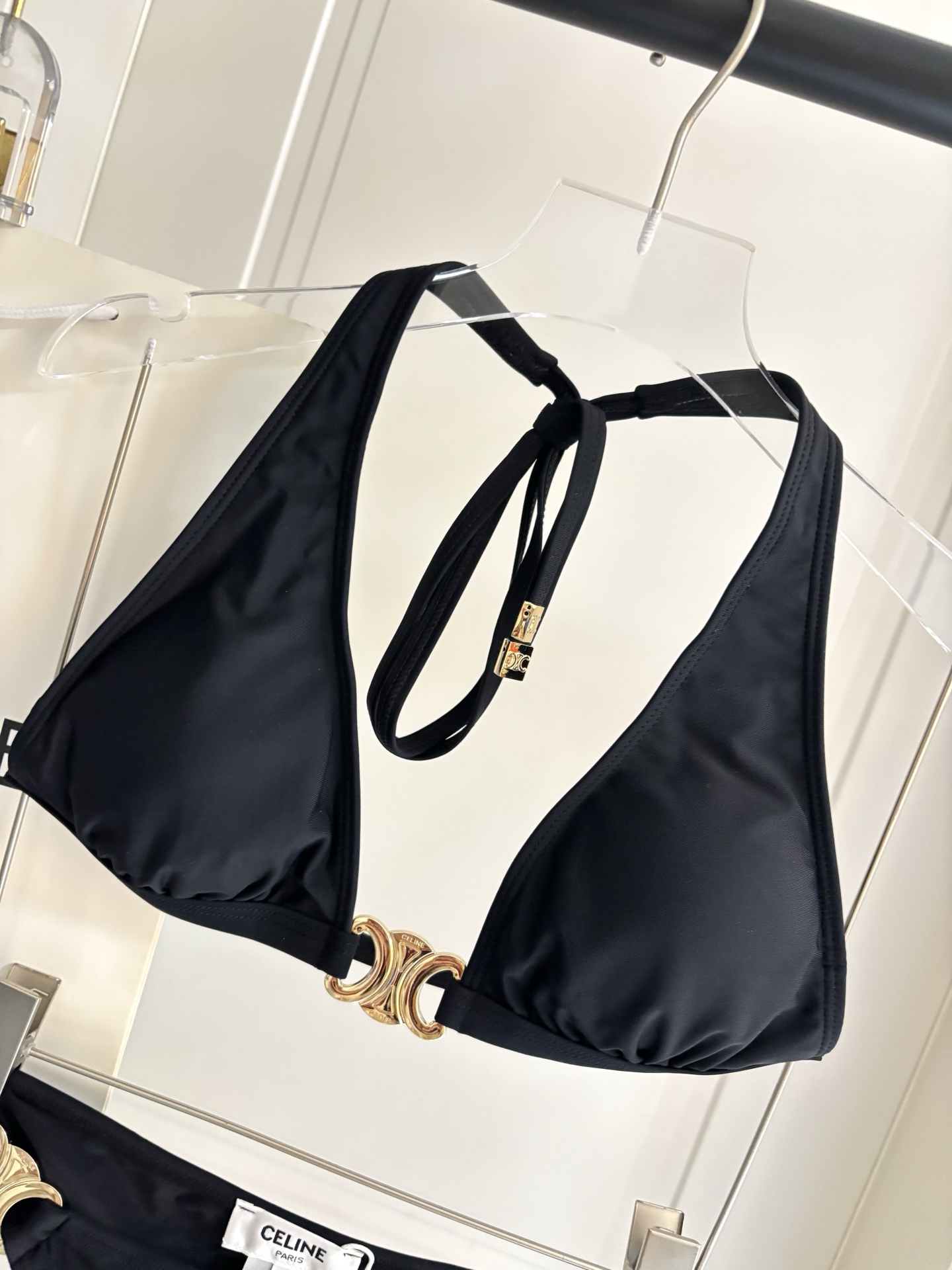 Celine新款泳衣👙❤️😍🥰适合多种场景的游泳衣🏊‍♀️海边 游泳池 温泉 水上乐园 漂流都可以😌内搭