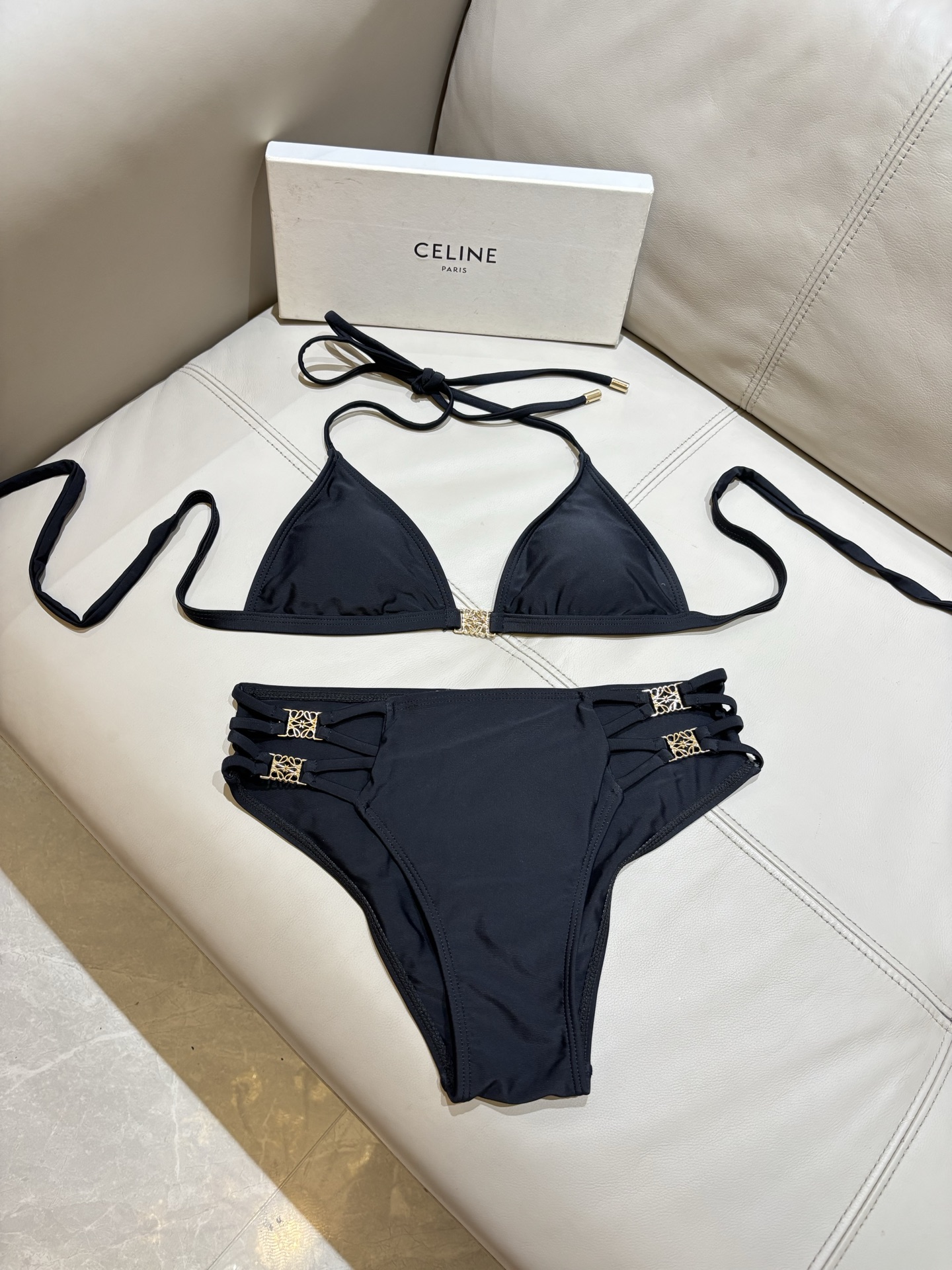 罗意威新款泳衣👙❤️😍🥰适合多种场景的游泳衣🏊‍♀️海边 游泳池 温泉 水上乐园 漂流都可以😌内搭外穿也