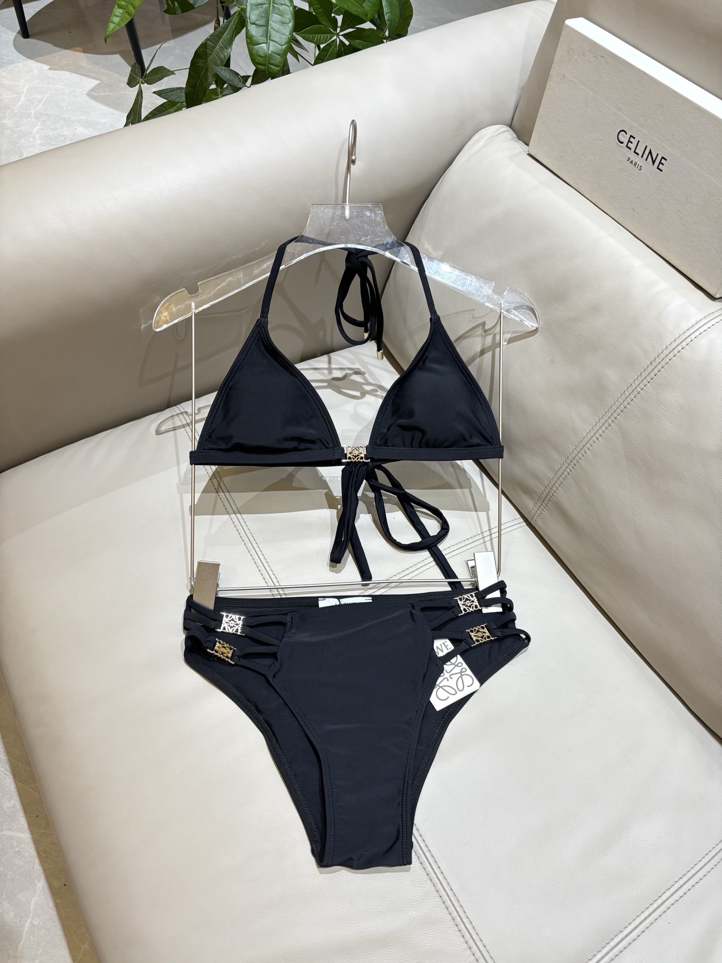 罗意威新款泳衣👙❤️😍🥰适合多种场景的游泳衣🏊‍♀️海边 游泳池 温泉 水上乐园 漂流都可以😌内搭外穿也