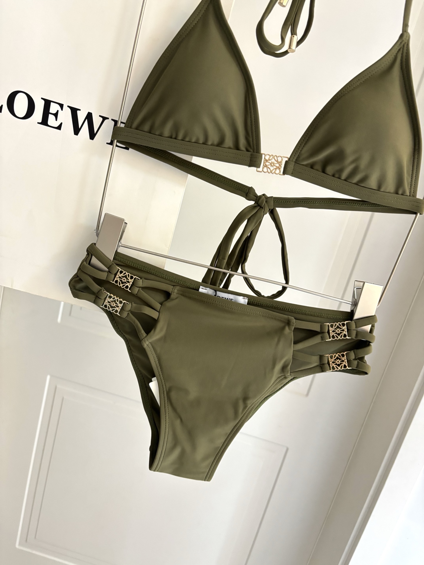 罗意威新款泳衣👙❤️😍🥰适合多种场景的游泳衣🏊‍♀️海边 游泳池 温泉 水上乐园 漂流都可以😌内搭外穿也