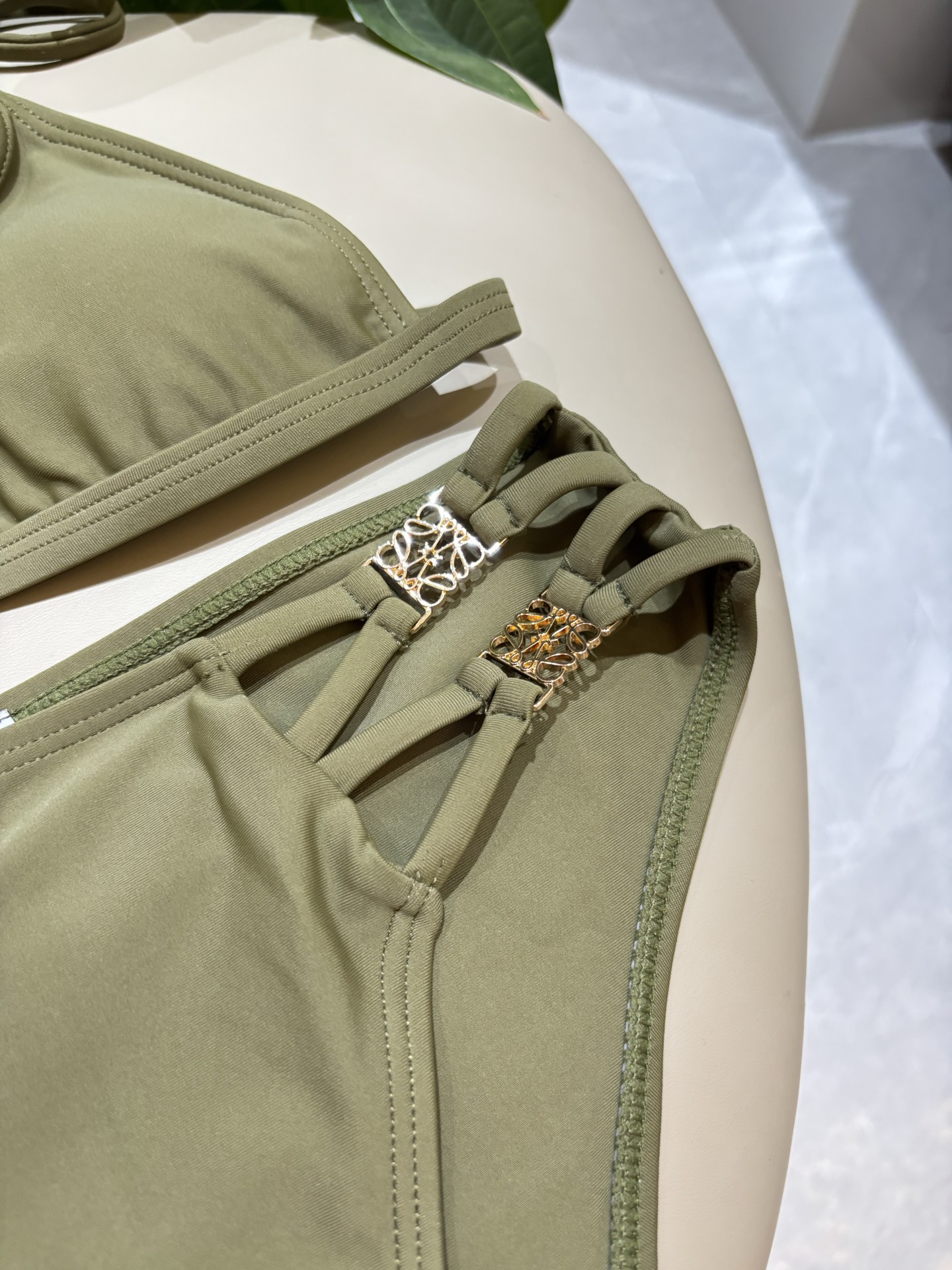 罗意威新款泳衣👙❤️😍🥰适合多种场景的游泳衣🏊‍♀️海边 游泳池 温泉 水上乐园 漂流都可以😌内搭外穿也