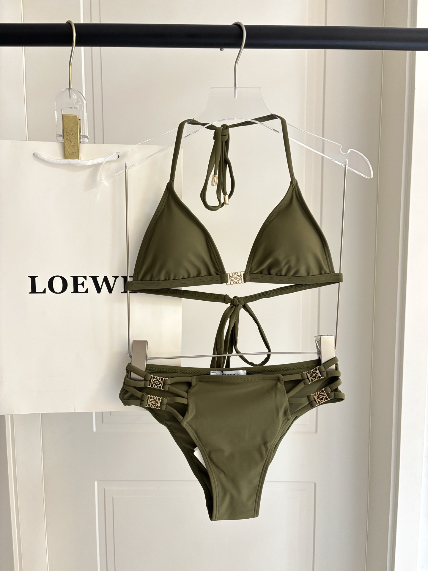 罗意威新款泳衣👙❤️😍🥰适合多种场景的游泳衣🏊‍♀️海边 游泳池 温泉 水上乐园 漂流都可以😌内搭外穿也