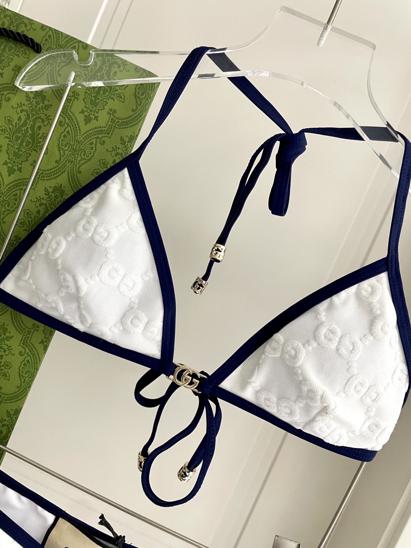 Gucci专柜新款比基尼泳衣 😍🥰适合多种场景的游泳衣🏊‍♀️海边 游泳池 温泉 水上乐园 漂流都可以😌